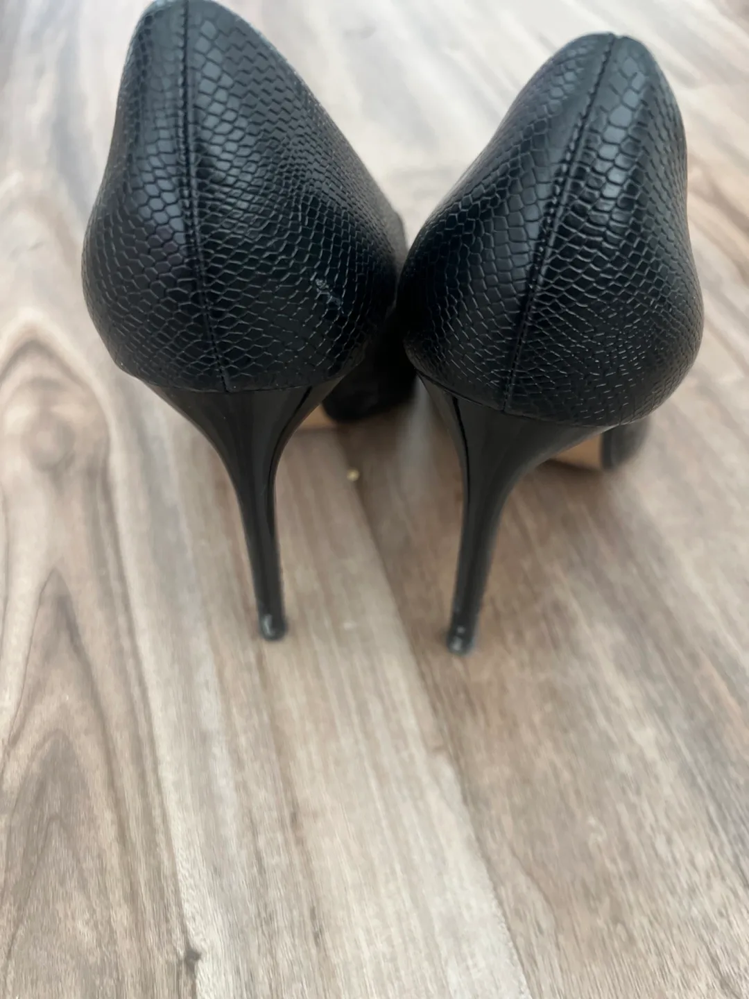 Zara Black Pointed Pumps size 9 image indicator(2)