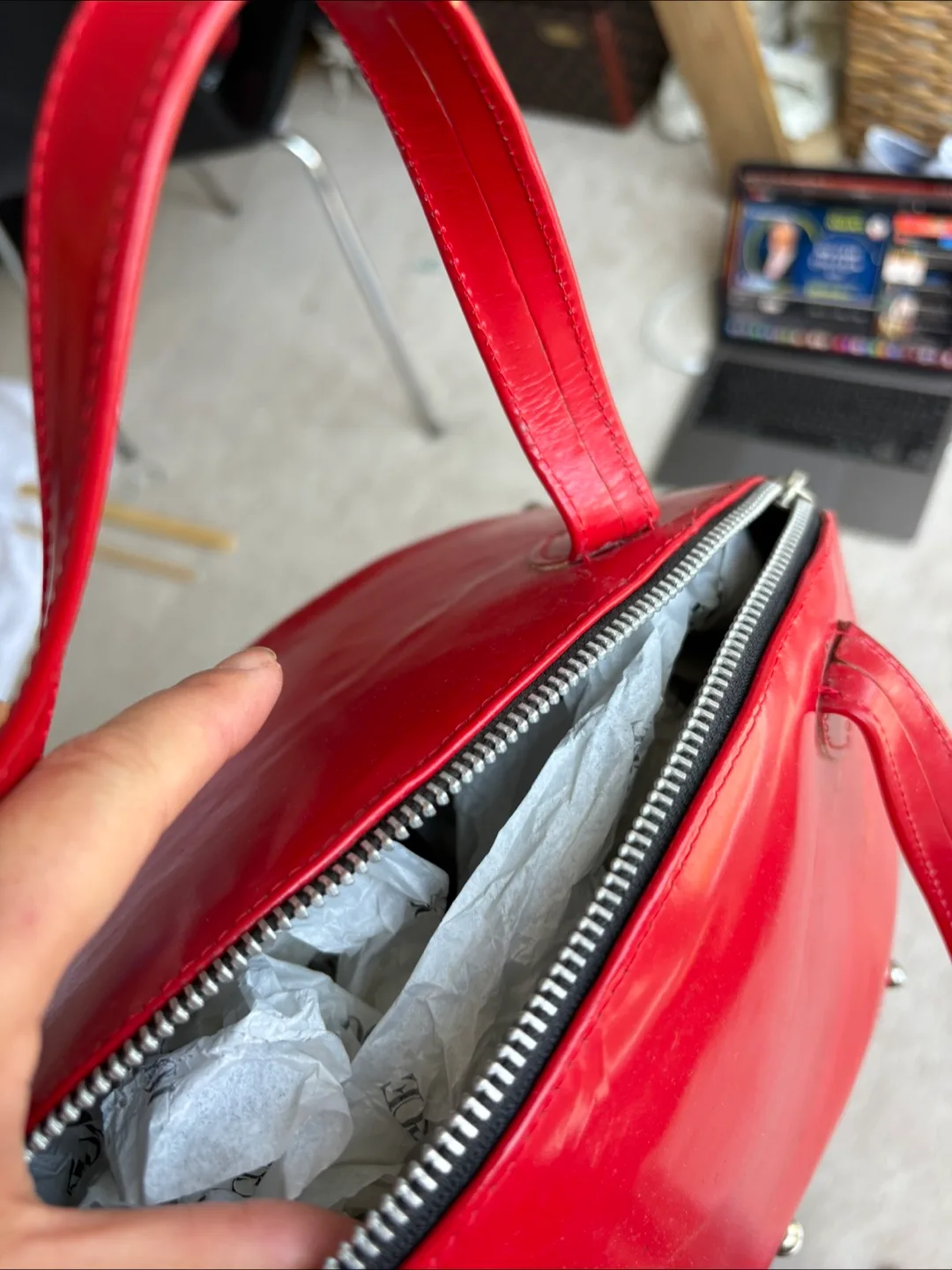 Red Dome Handbag image indicator(4)