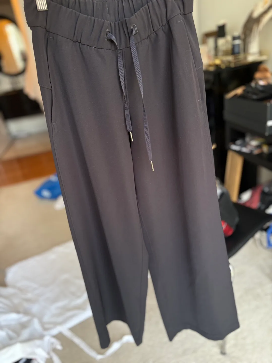 Lululemon Black Trousers Size 2 XS image indicator(2)
