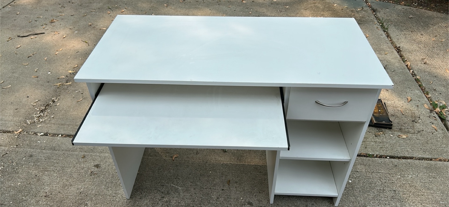 White Computer Desk with Keyboard Tray - photo 2