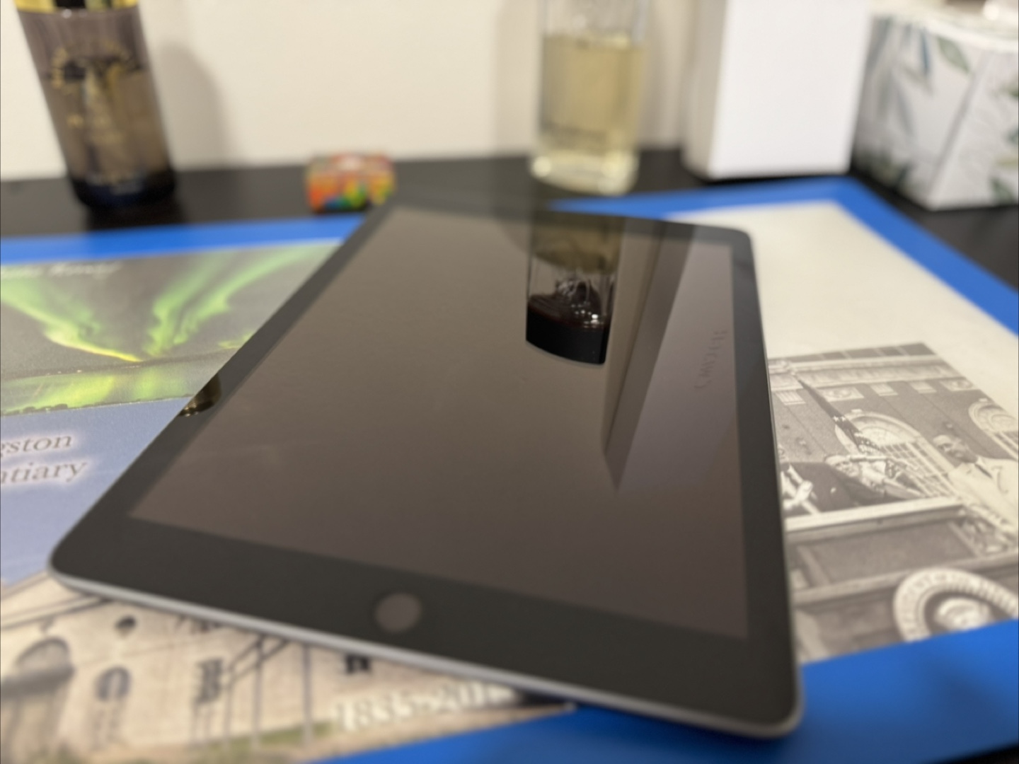 iPad 6th Generation - 32GB - photo 3