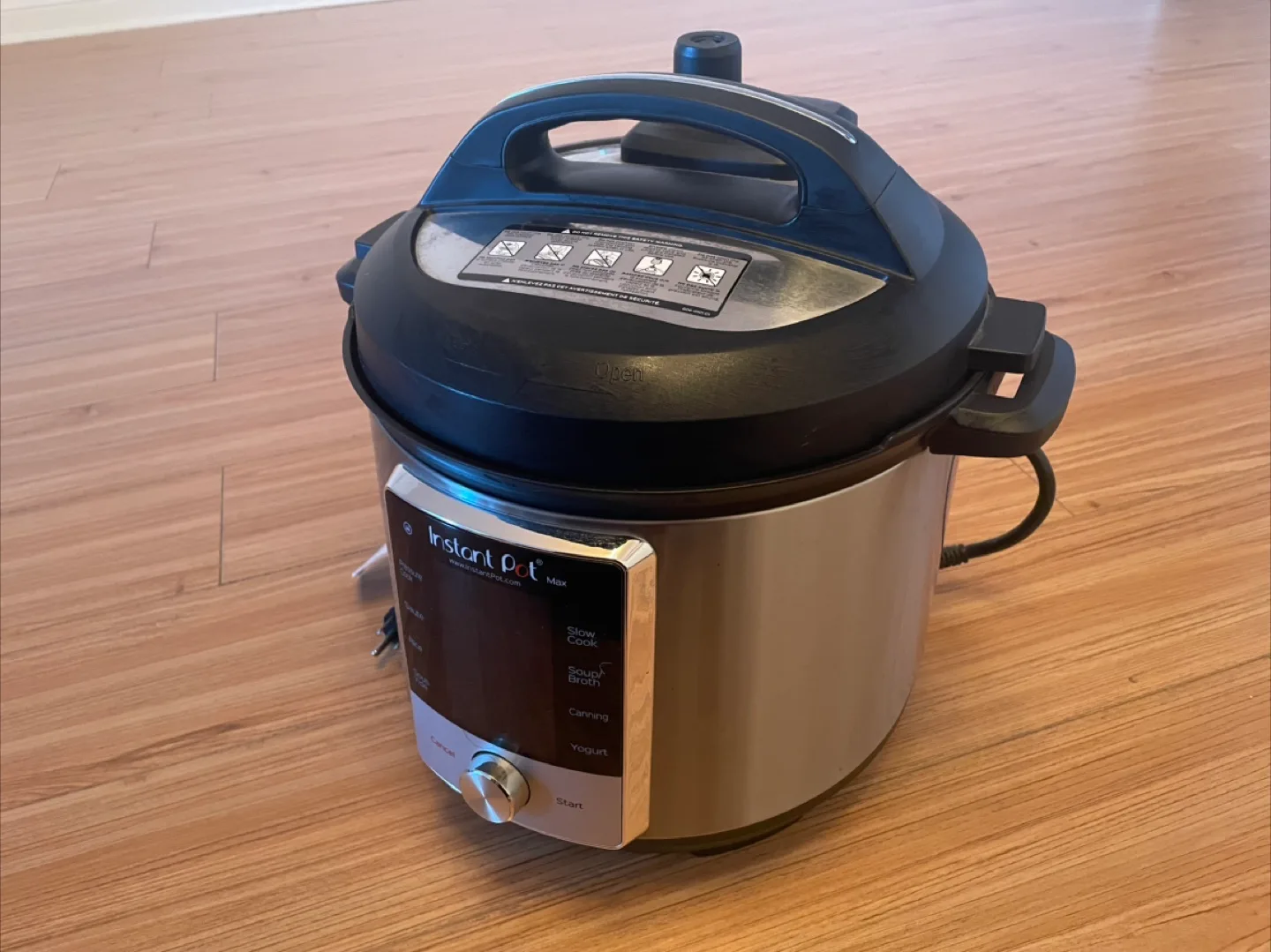 🍲 Instant Pot Max 6 Qt 9-in-1 Electric Pressure Cooker – $35 thumbnail