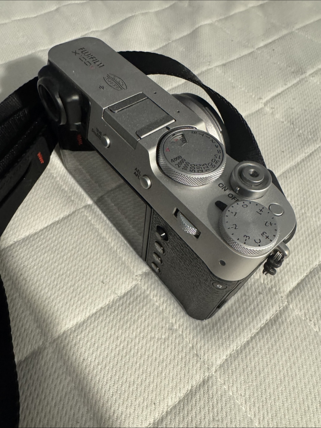 Fujifilm X100V Camera - photo 4