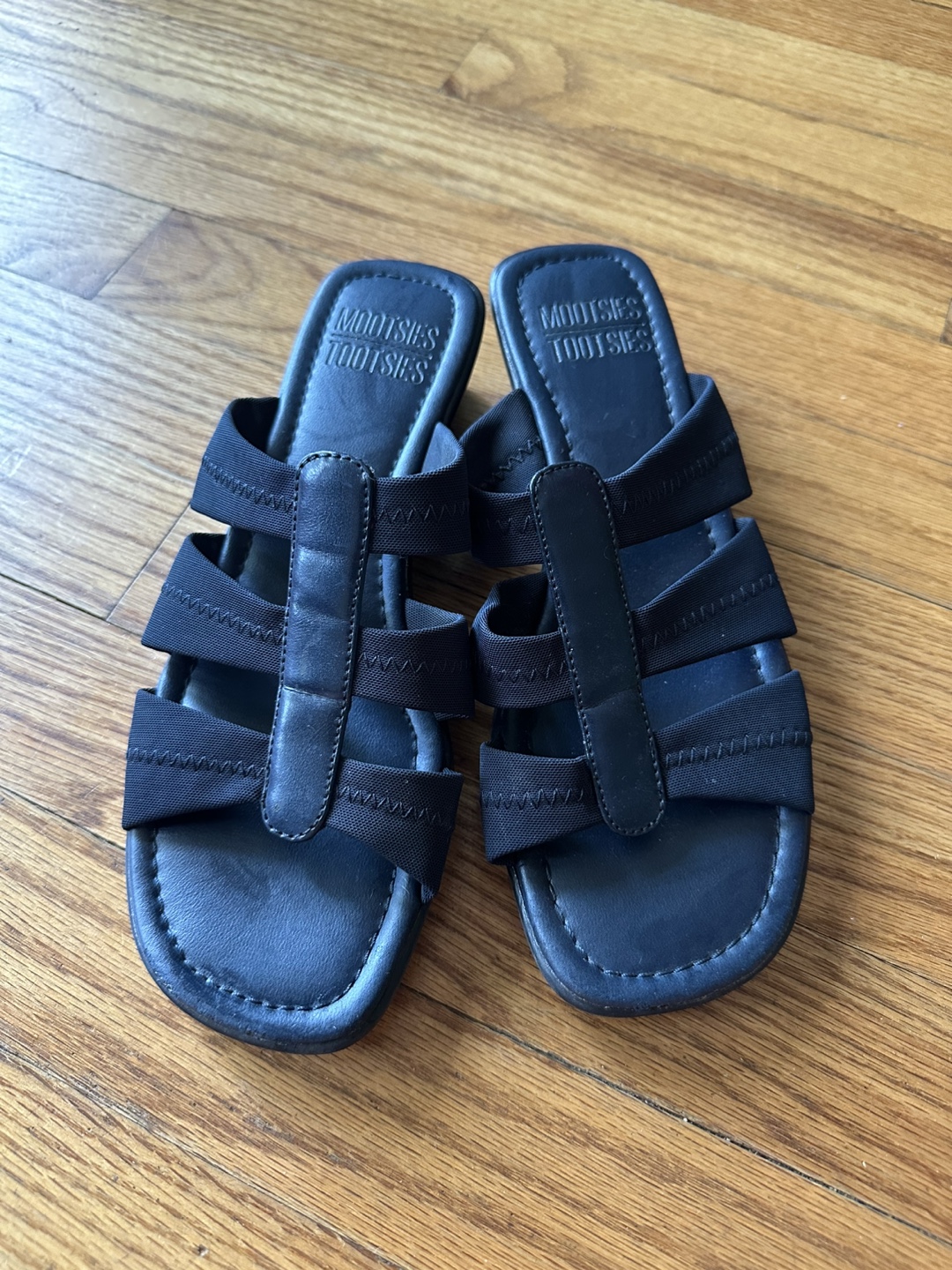 MOOTSIES TOOTSIES Black Sandals