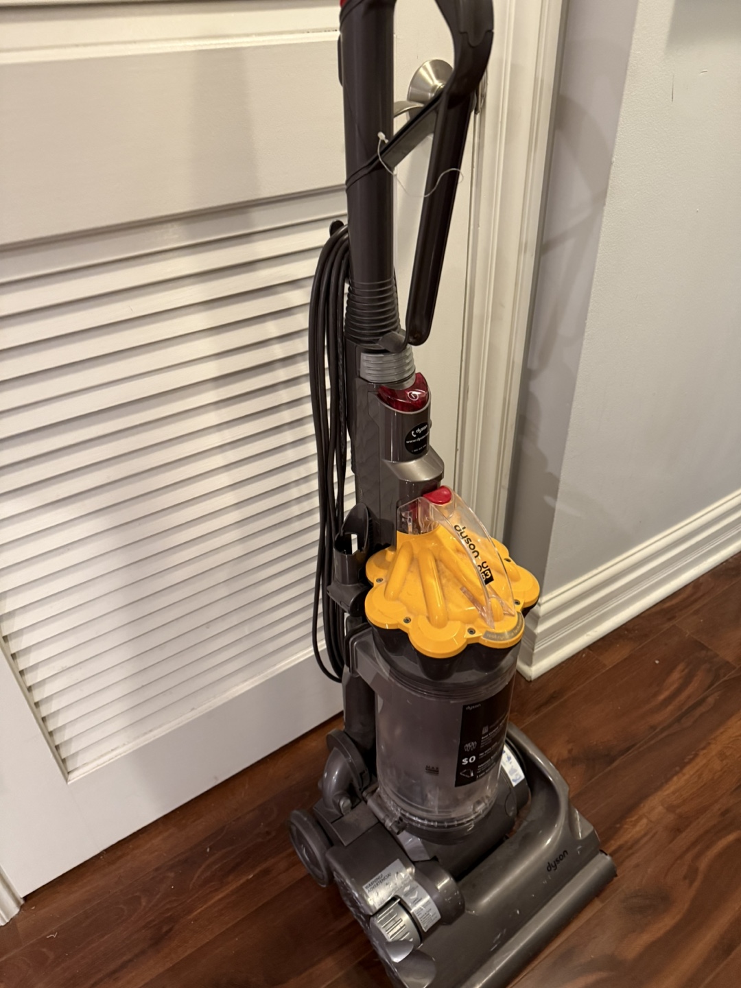 Dyson D3 CC Upright Vacuum - photo 2