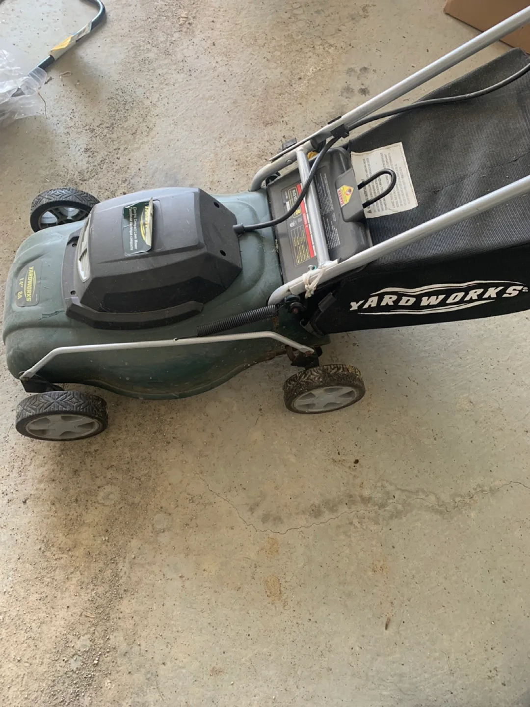 Yardworks Electric Lawn Mower 14 inch image indicator(2)