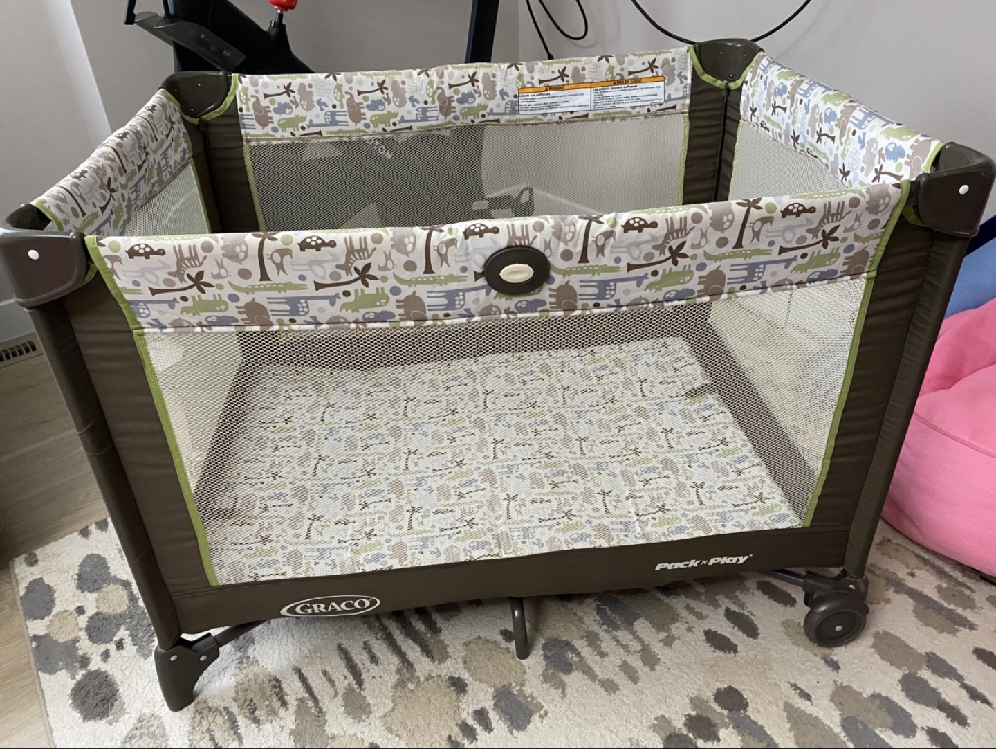 Graco Pack 'n Play - Portable Playard