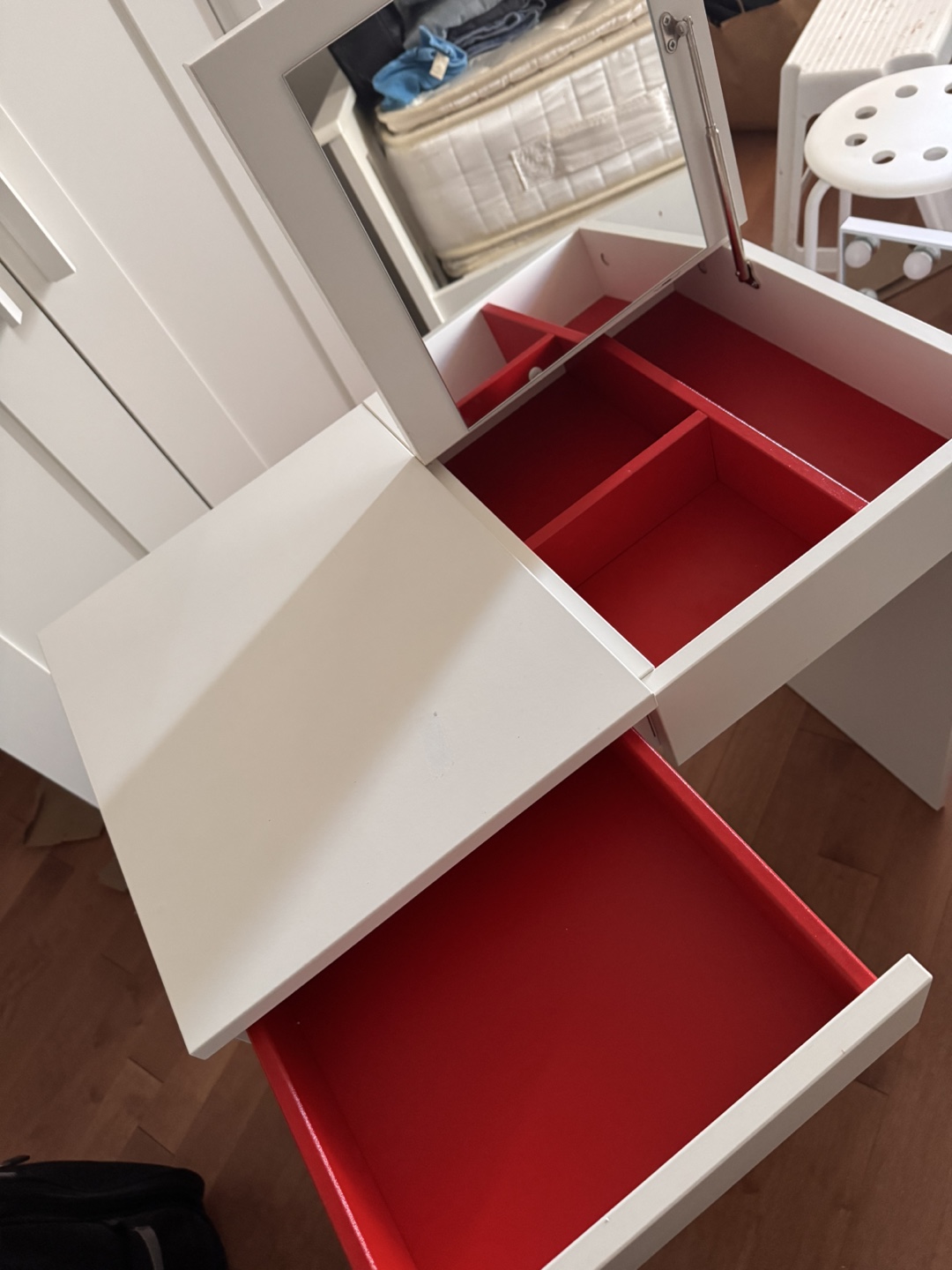 Ikea white vanity table with mirror - photo 2
