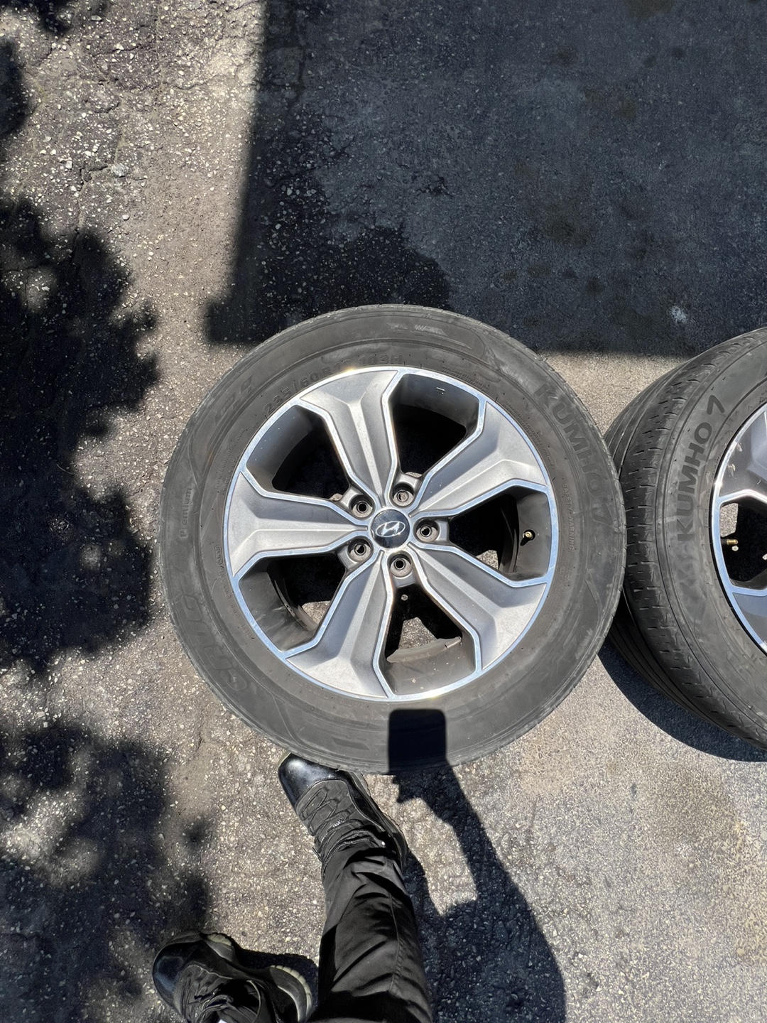 Hyundai Wheels and Tires only rim - photo 5