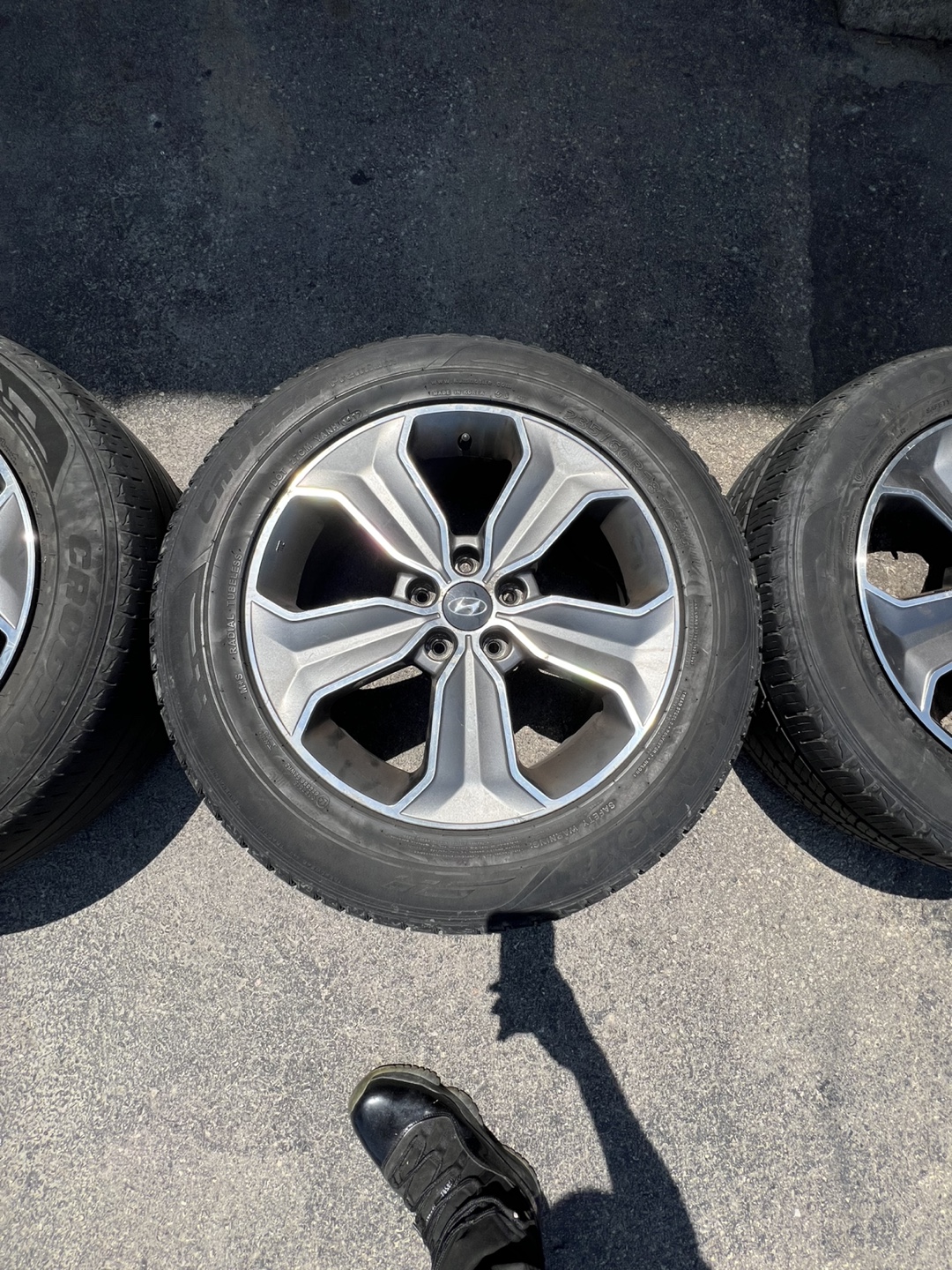 Hyundai Wheels and Tires only rim - photo 3