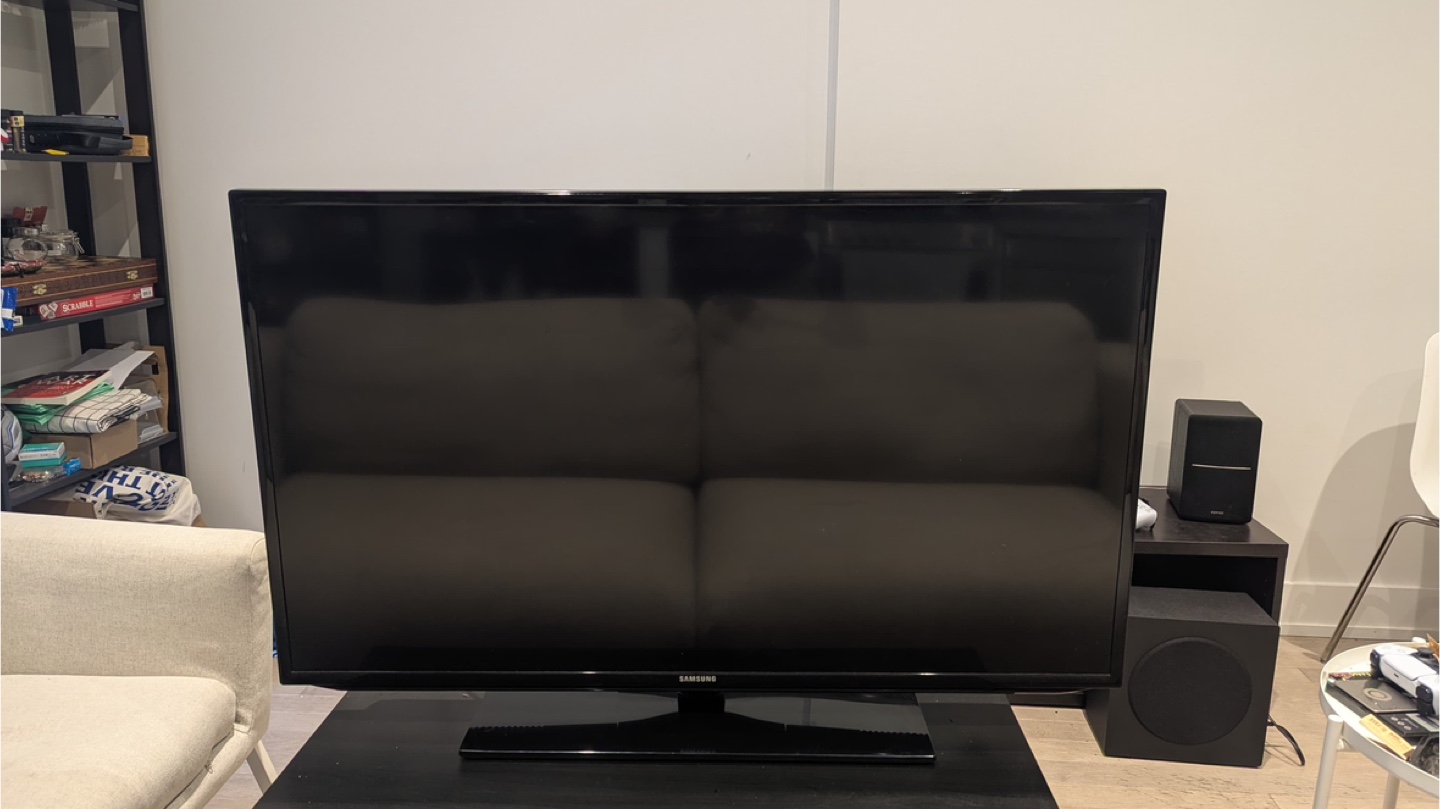 Samsung TV - UN46EH5000 46" Class LED HDTV - photo 2