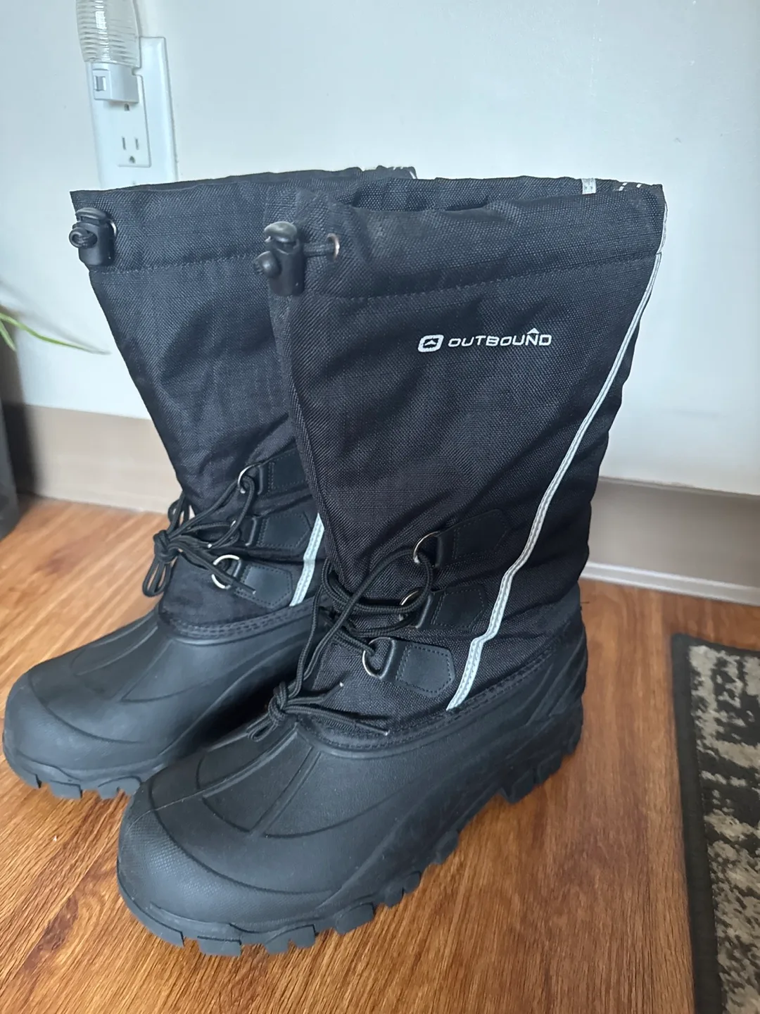 SALE Outbound Snow Boots - NEW thumbnail