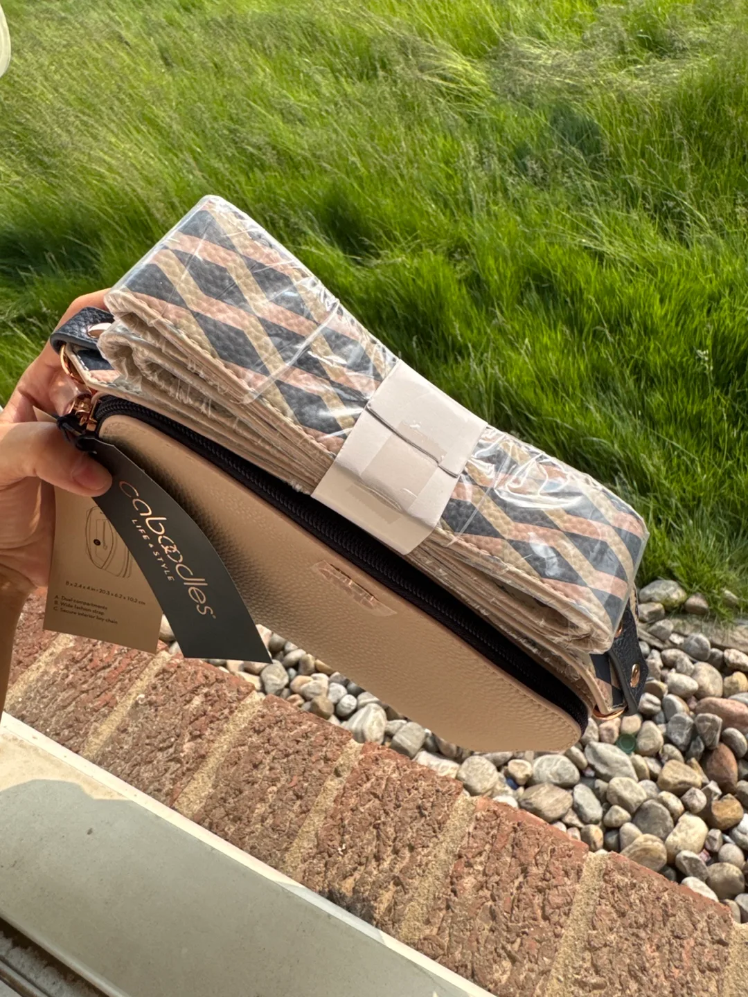 New caboodles Crossbody Bag image indicator(2)