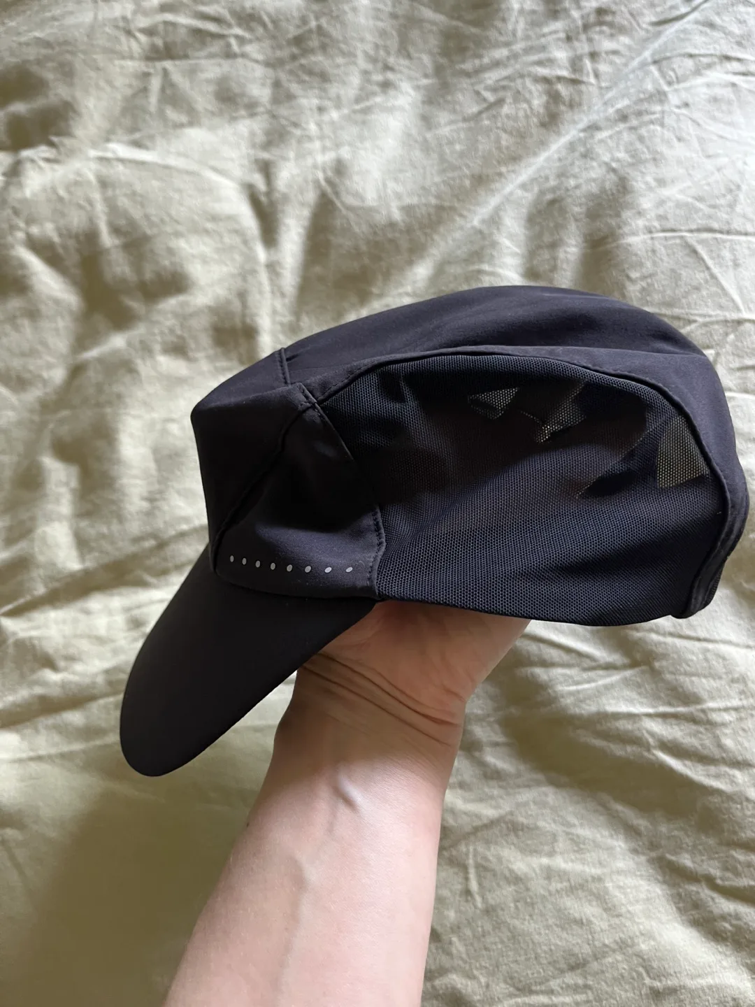 Lululemon Black Running Cap image indicator(3)
