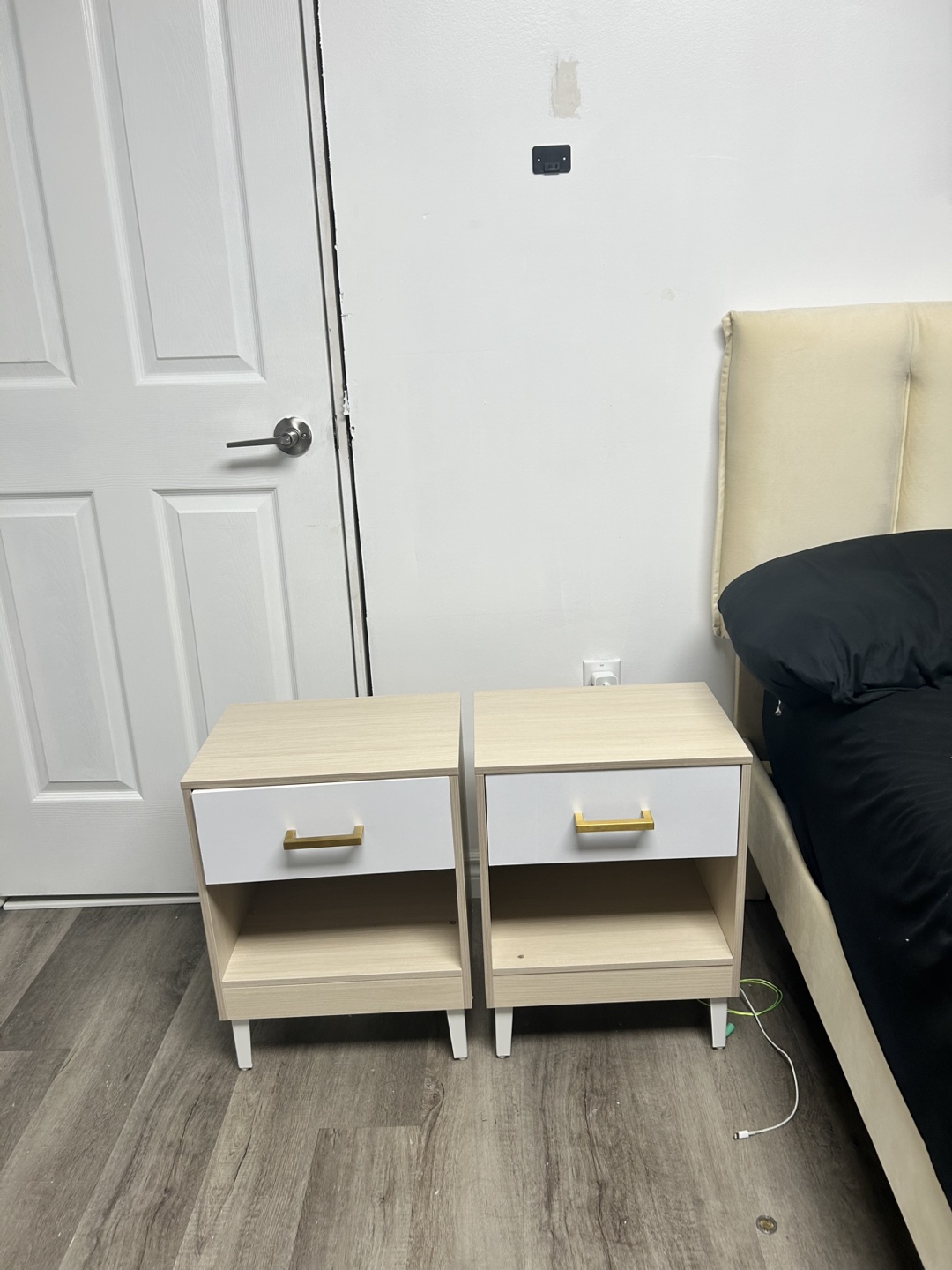 Set of two modern nightstands - photo 2