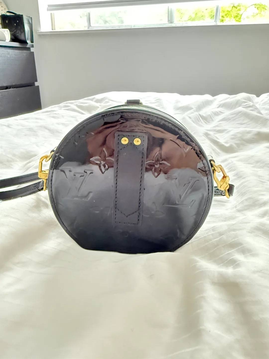 Louis Vuitton Black Crossbody Bag image indicator(2)