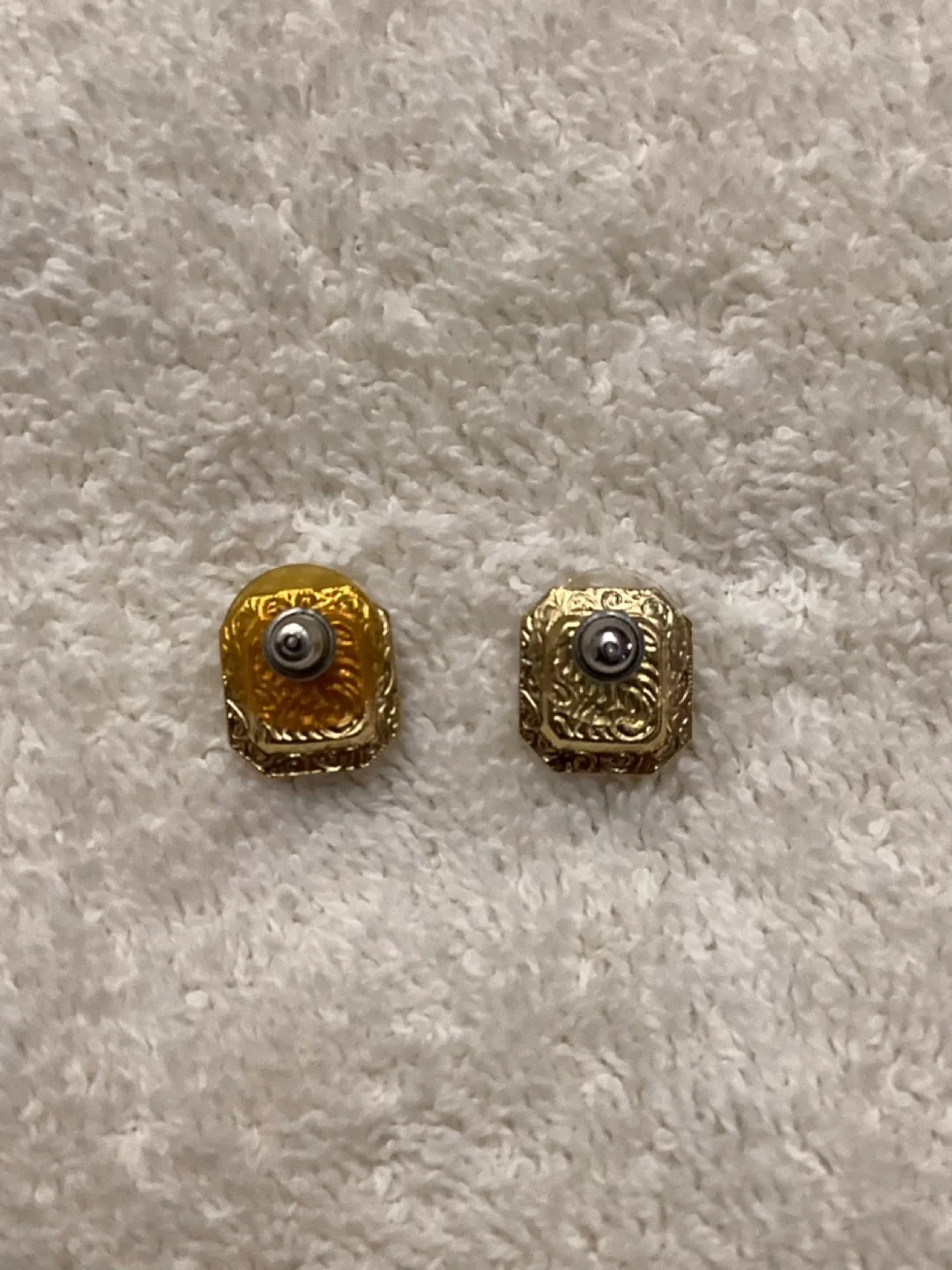 RHINESTONE/GOLDTONE EARRINGS image indicator(2)