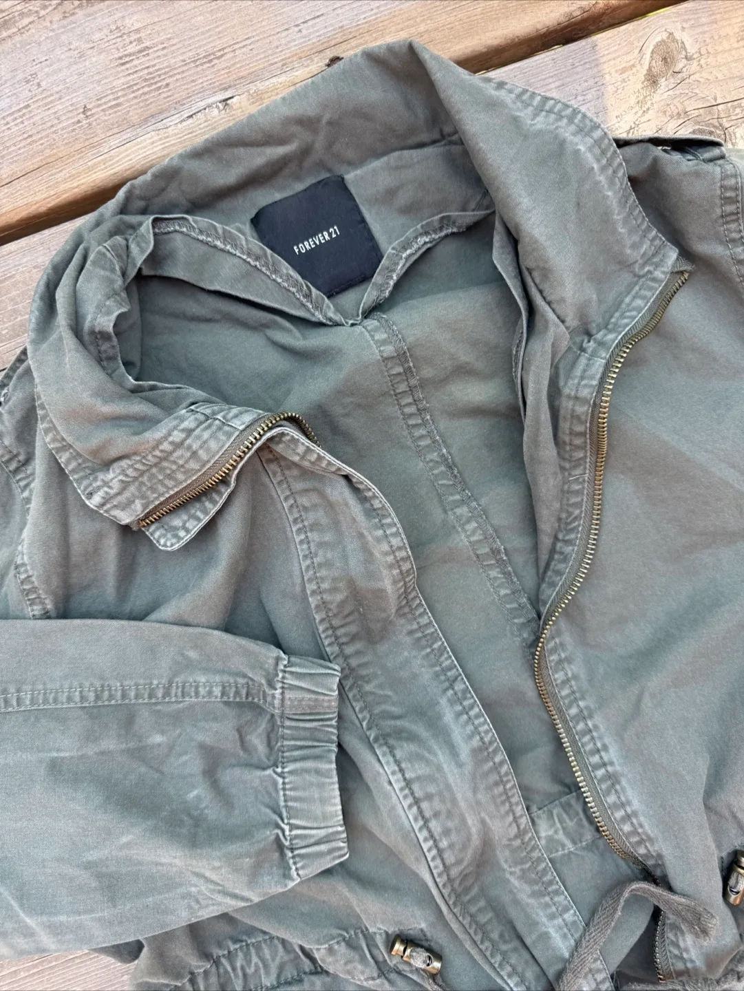 Forever 21 Green Jacket image indicator(2)