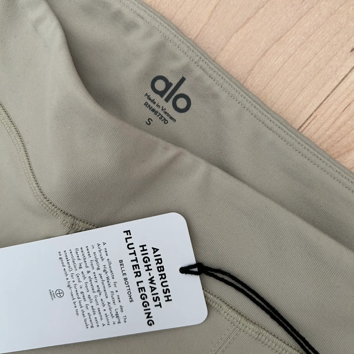 Alo (NWT) Flare Slit Leggings - Size S image indicator(2)