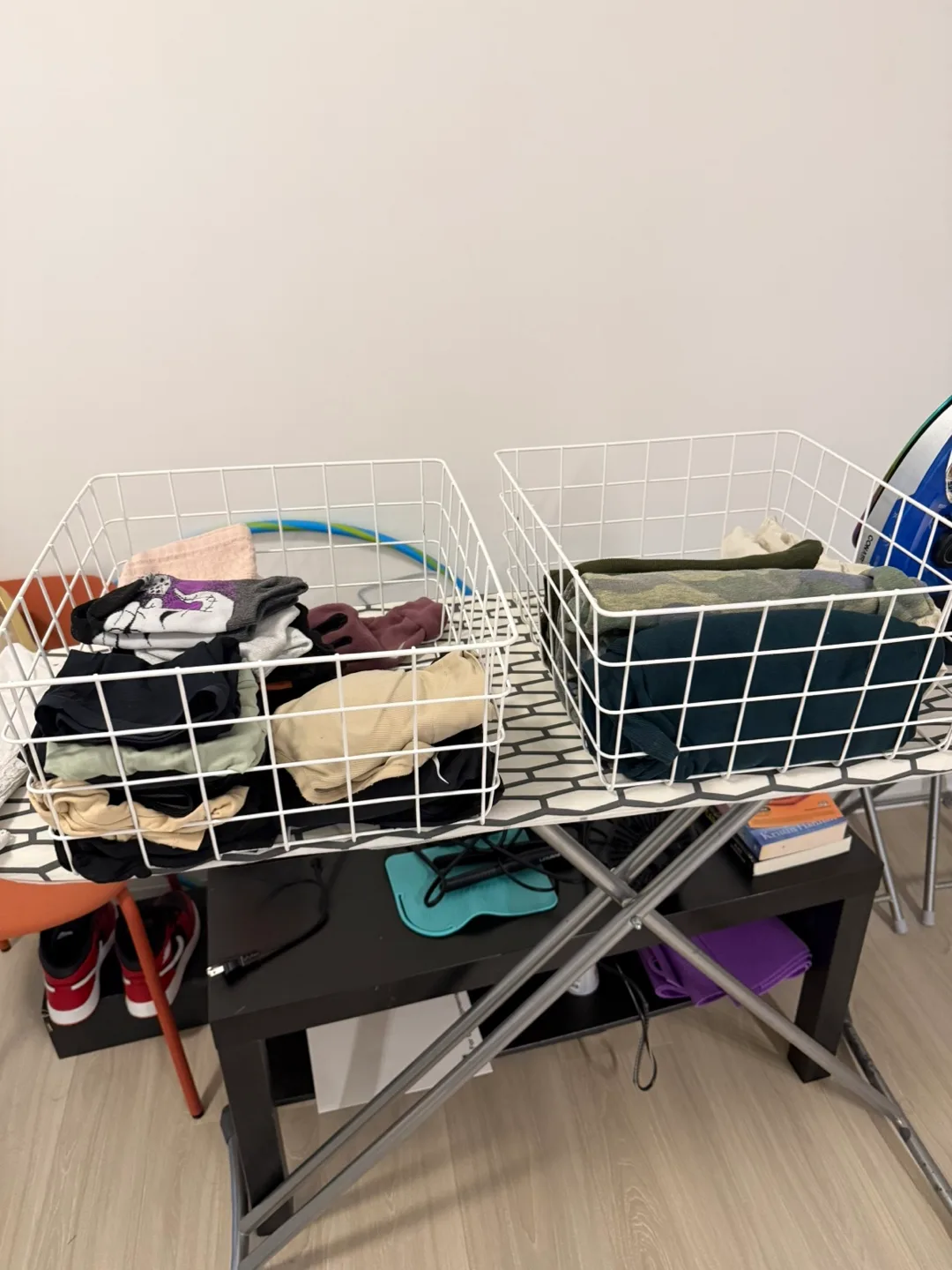 2 metal baskets thumbnail