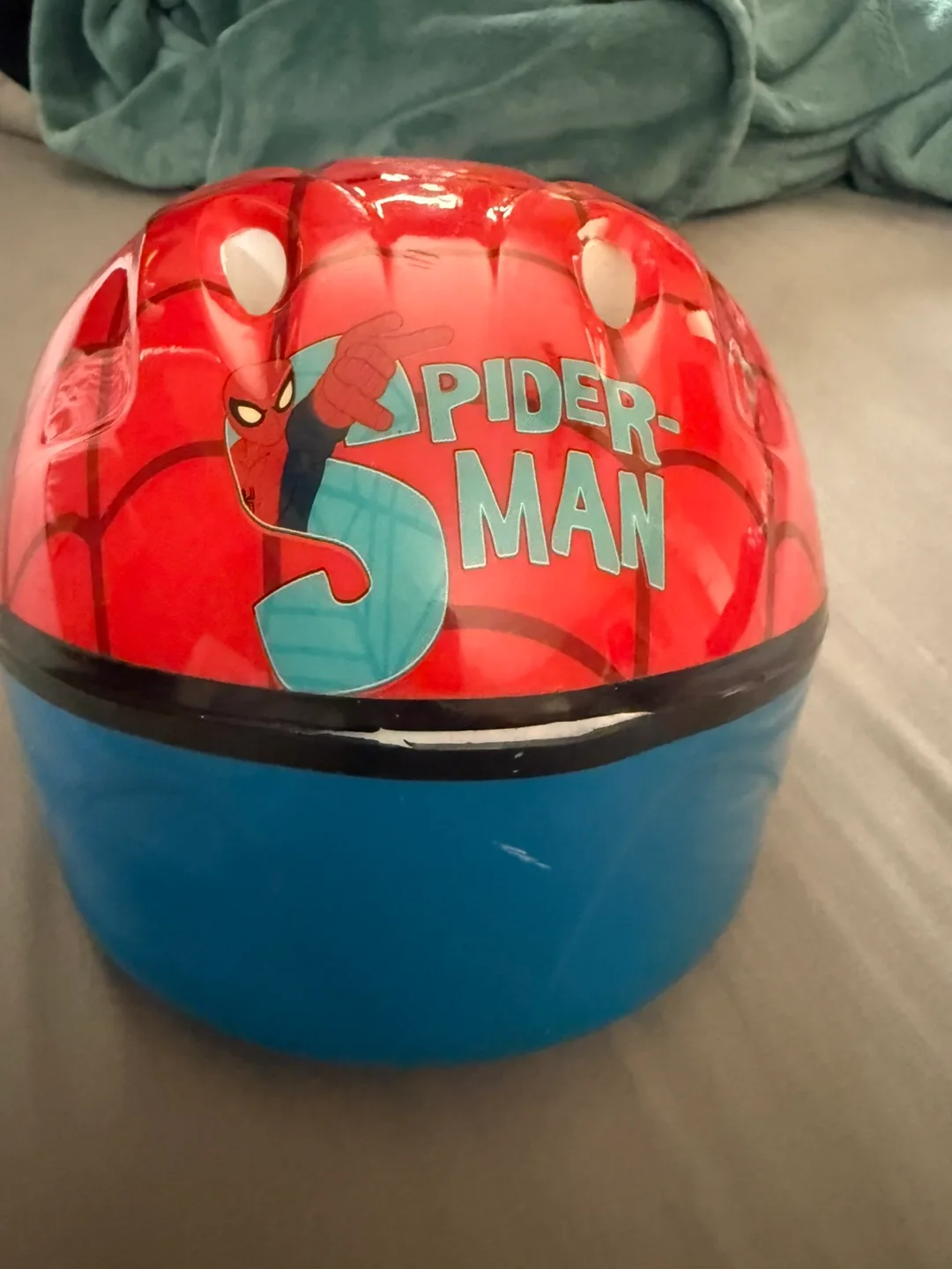 Spider-Man Helmet thumbnail