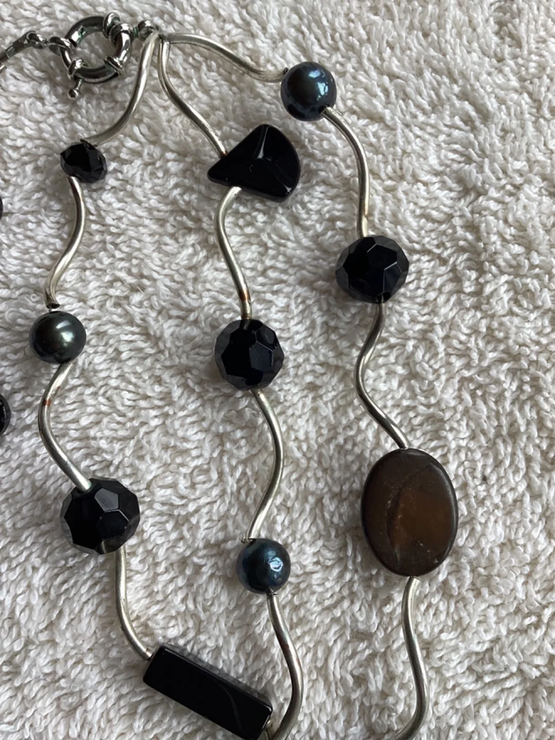 MULTI-COLOUR NECKLACE image indicator(3)