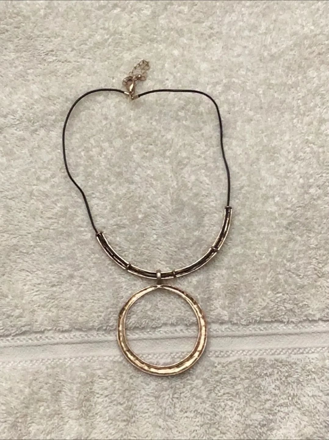 GOLDTONE STATEMENT NECKLACE image indicator(2)