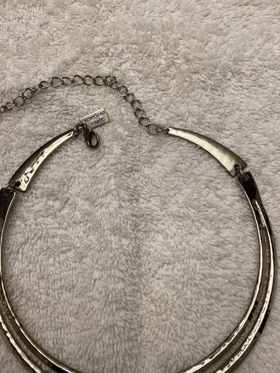 AMERICAN EAGLE GOLDTONE CHOKER NECKLACE image indicator(3)