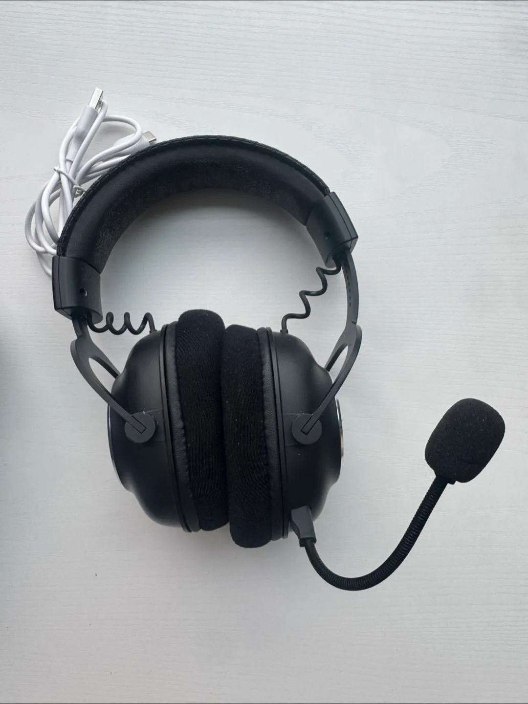 Logitech Gaming Headset with Microphone image indicator(2)