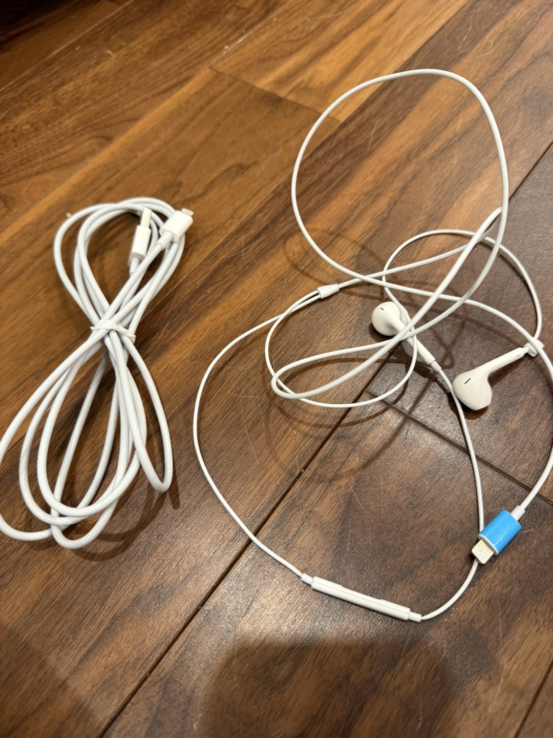 New iPhone lightning cable and headphones