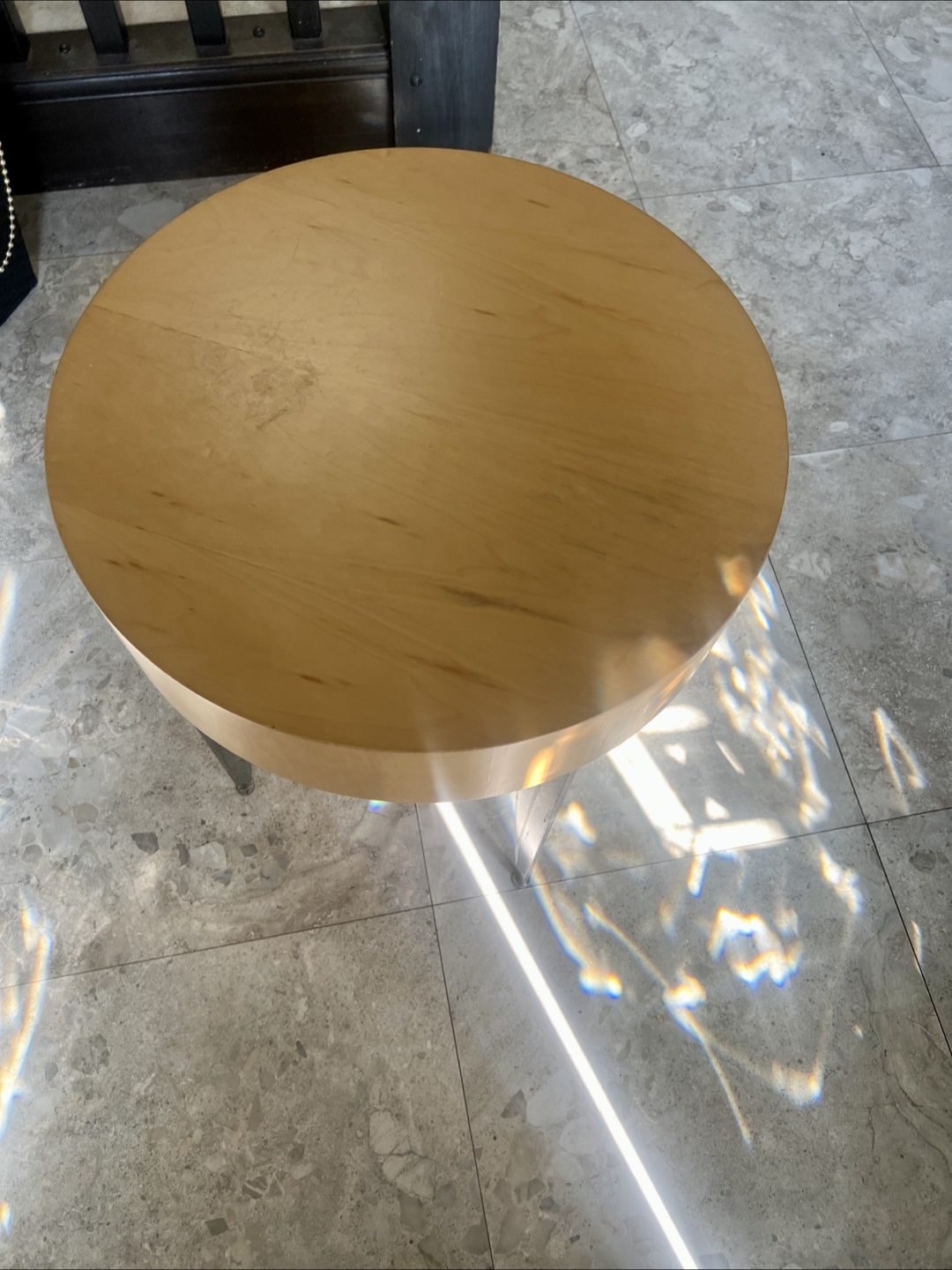 Round Wooden Side Table - photo 3