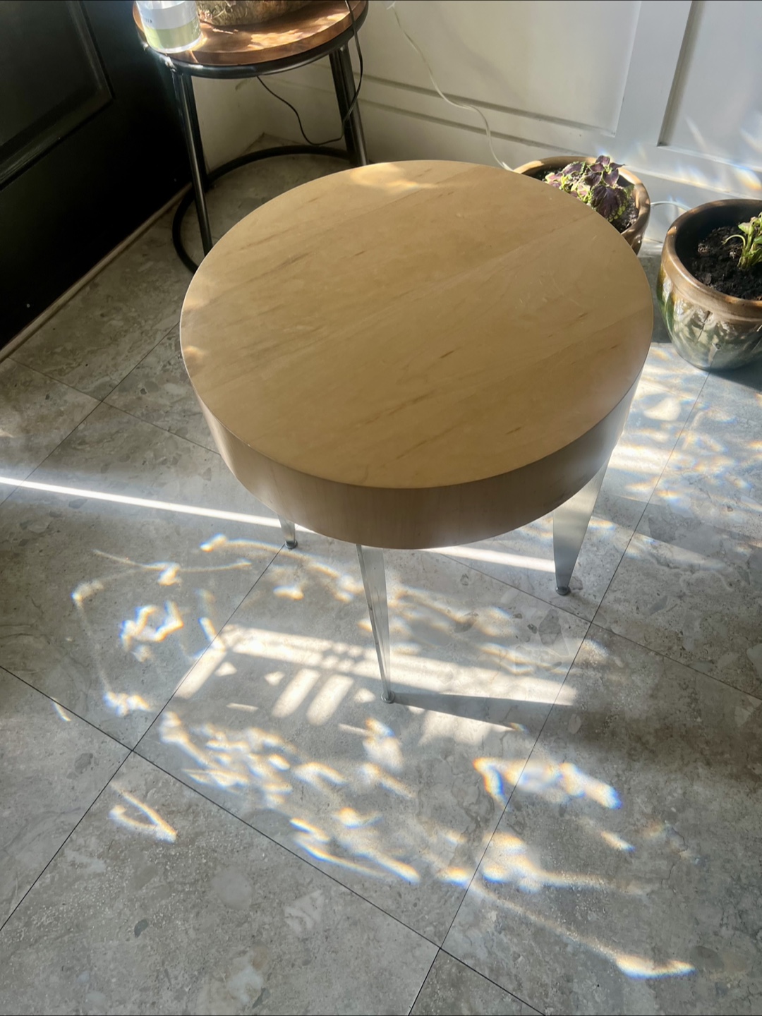 Round Wooden Side Table - photo 2