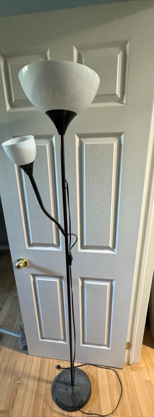 Floor Lamp thumbnail