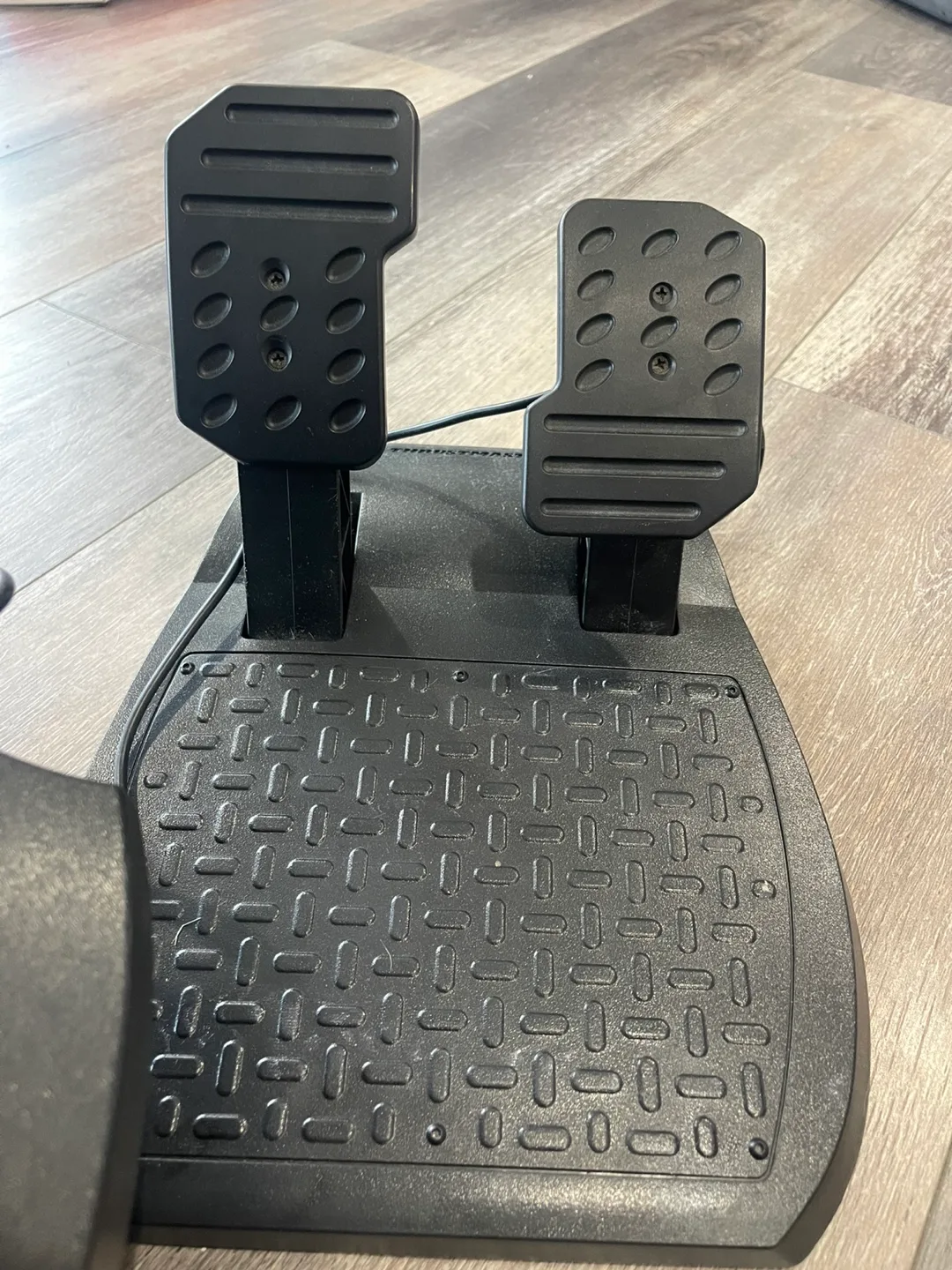 PS4 T80 Thrustmaster Gaming Wheel & Pedals image indicator(2)