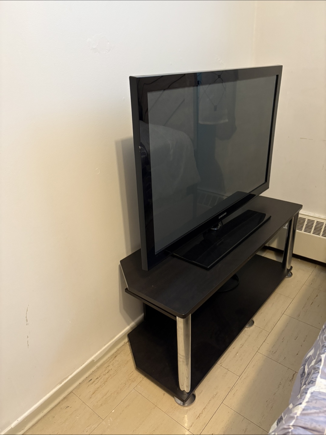 Samsung Flat Screen TV - photo 2