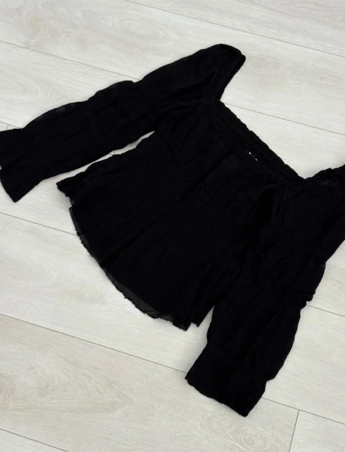 Wilfred Black Top image indicator(2)