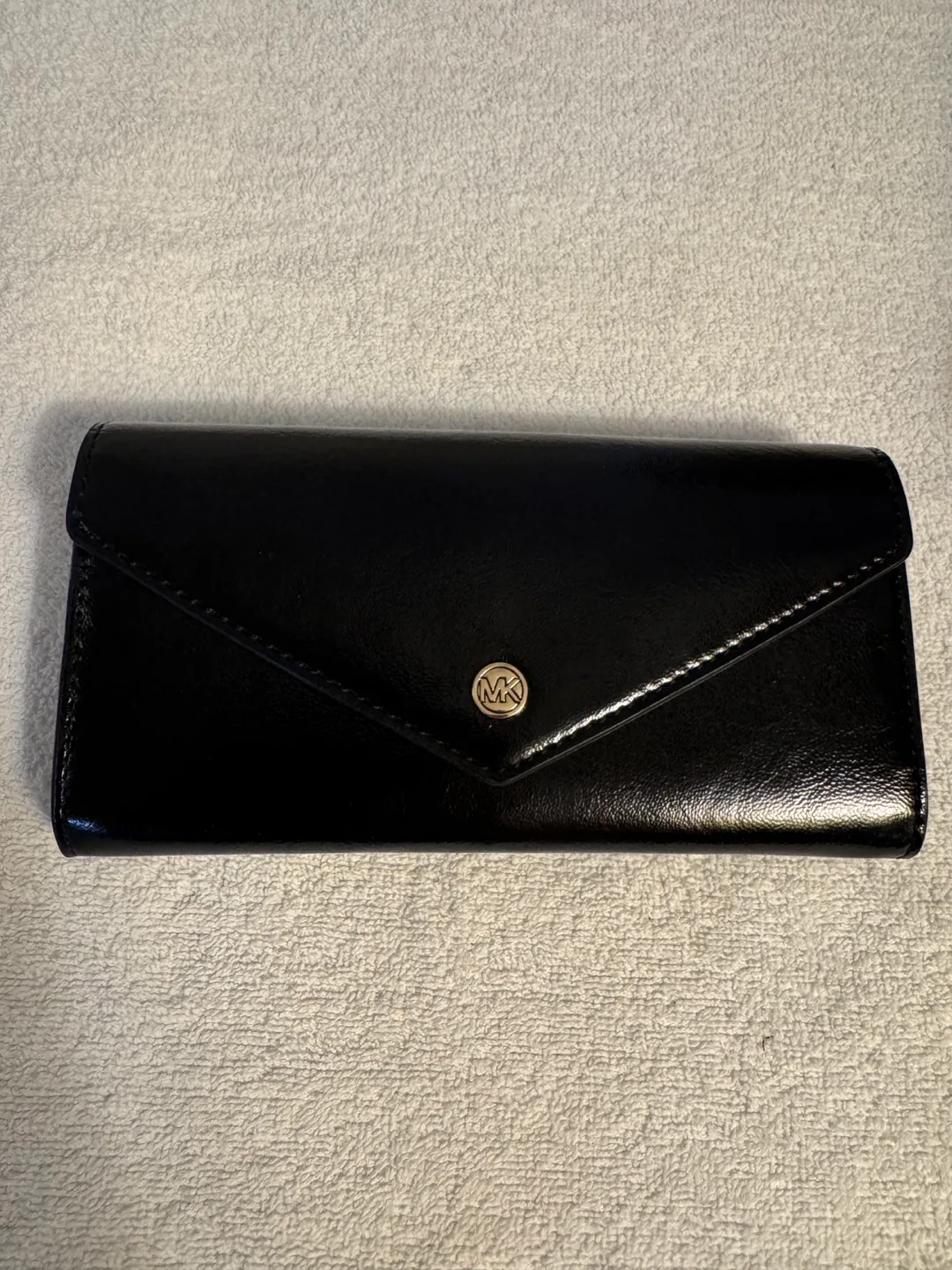 New Michael Kors Black Wallet thumbnail