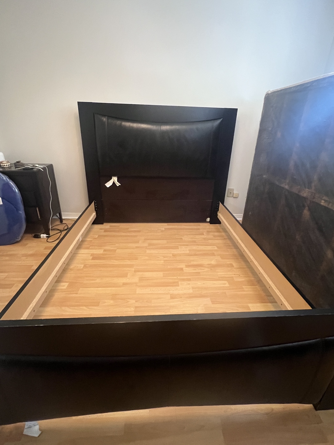 Queen Size Bed Frame - photo 4