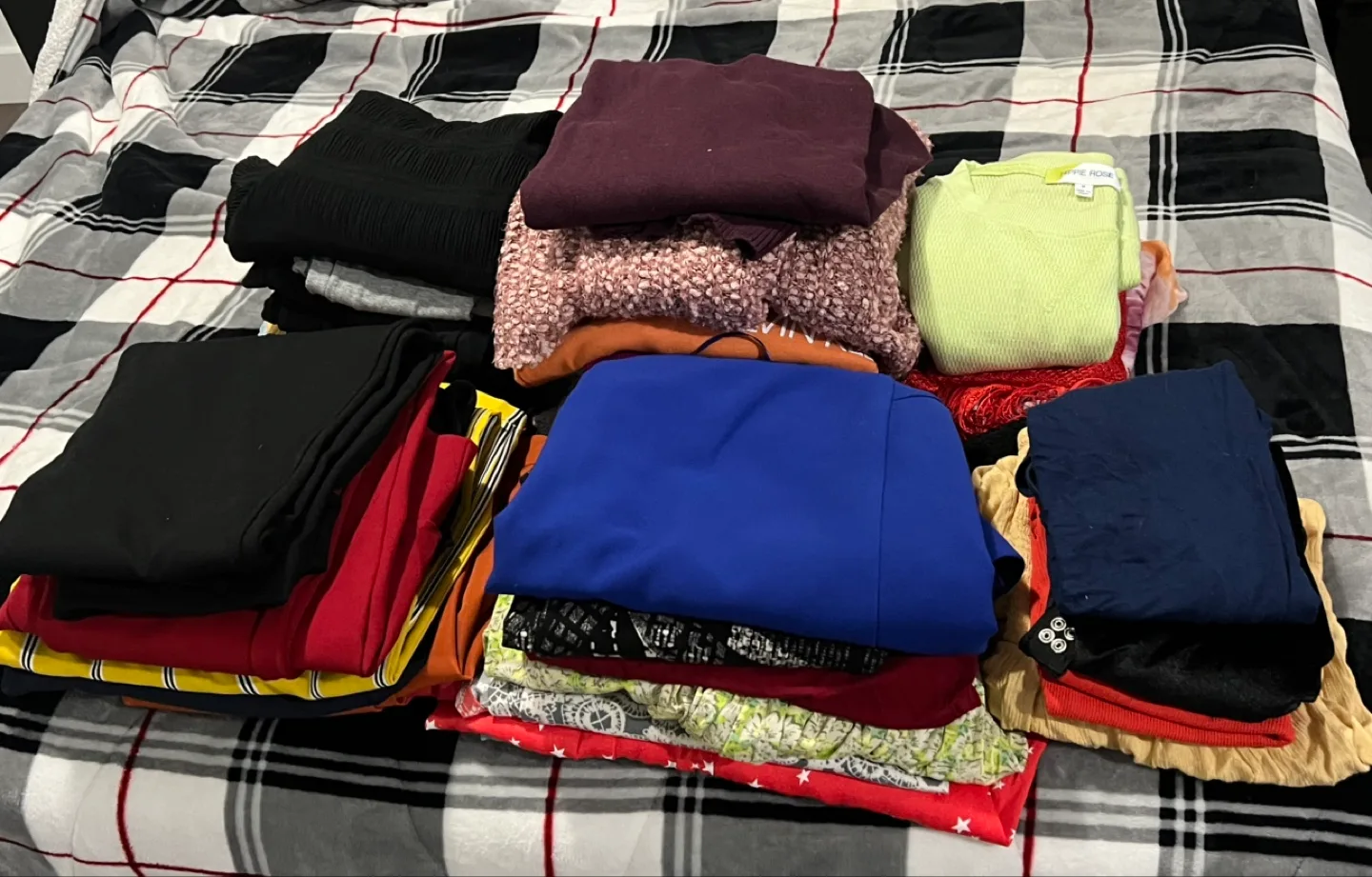 Bundle of Women's Clothes (OBO) thumbnail
