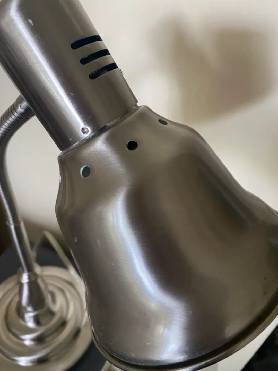 Silver Gooseneck Desk Lamp image indicator(2)