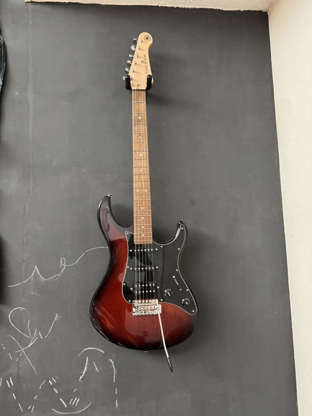 Electric Guitar - Yamaha Pacifica (Sunburst)
