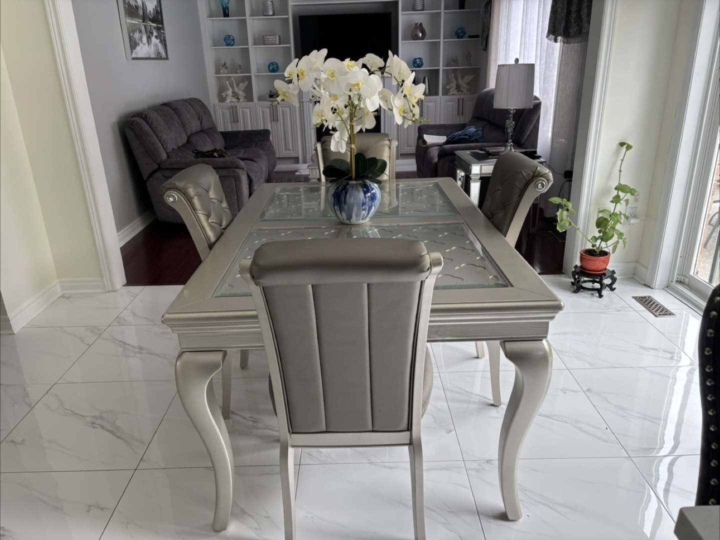 Dining Table and 6 Chairs