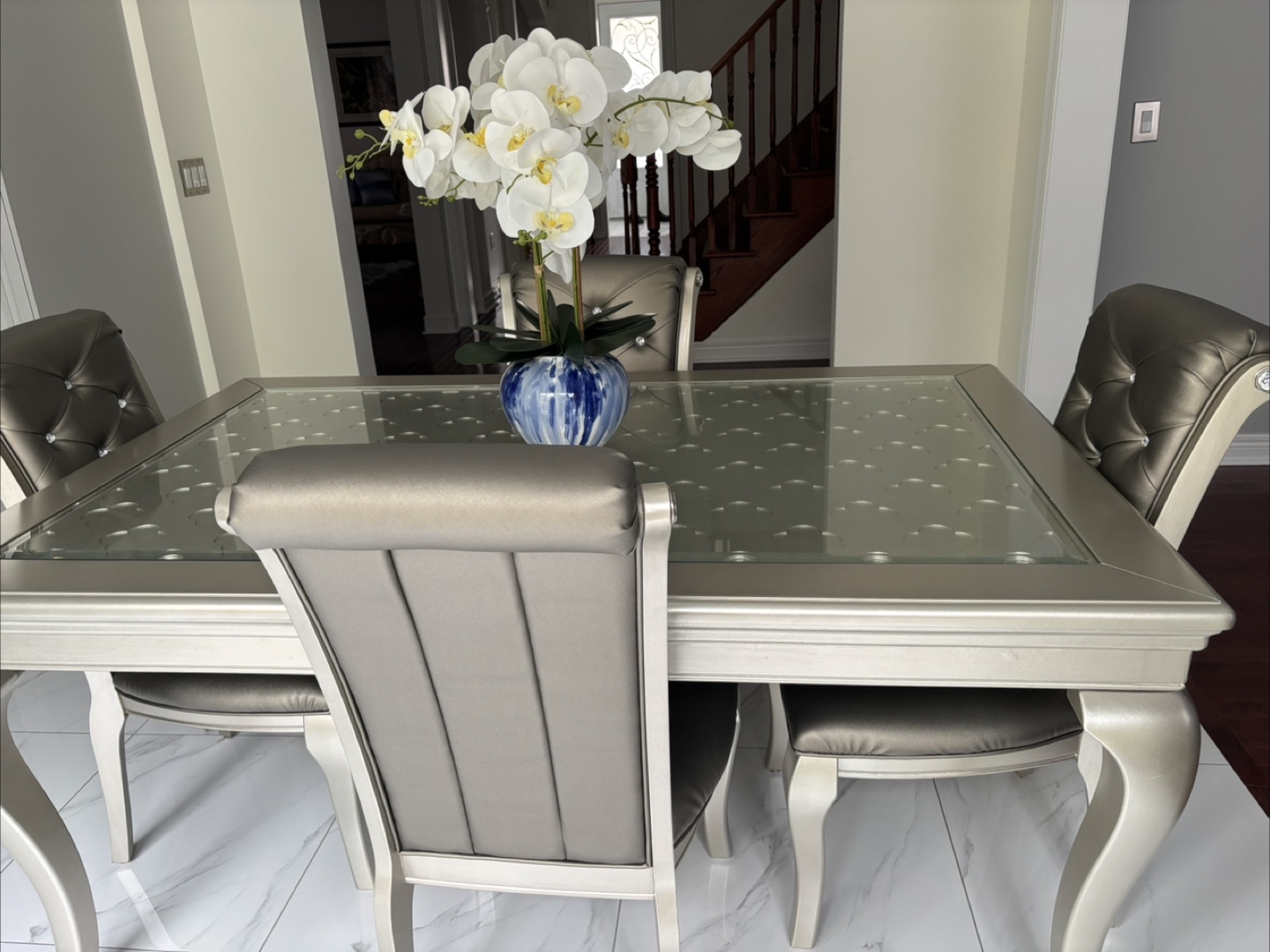 Dining Table and 6 Chairs - photo 2