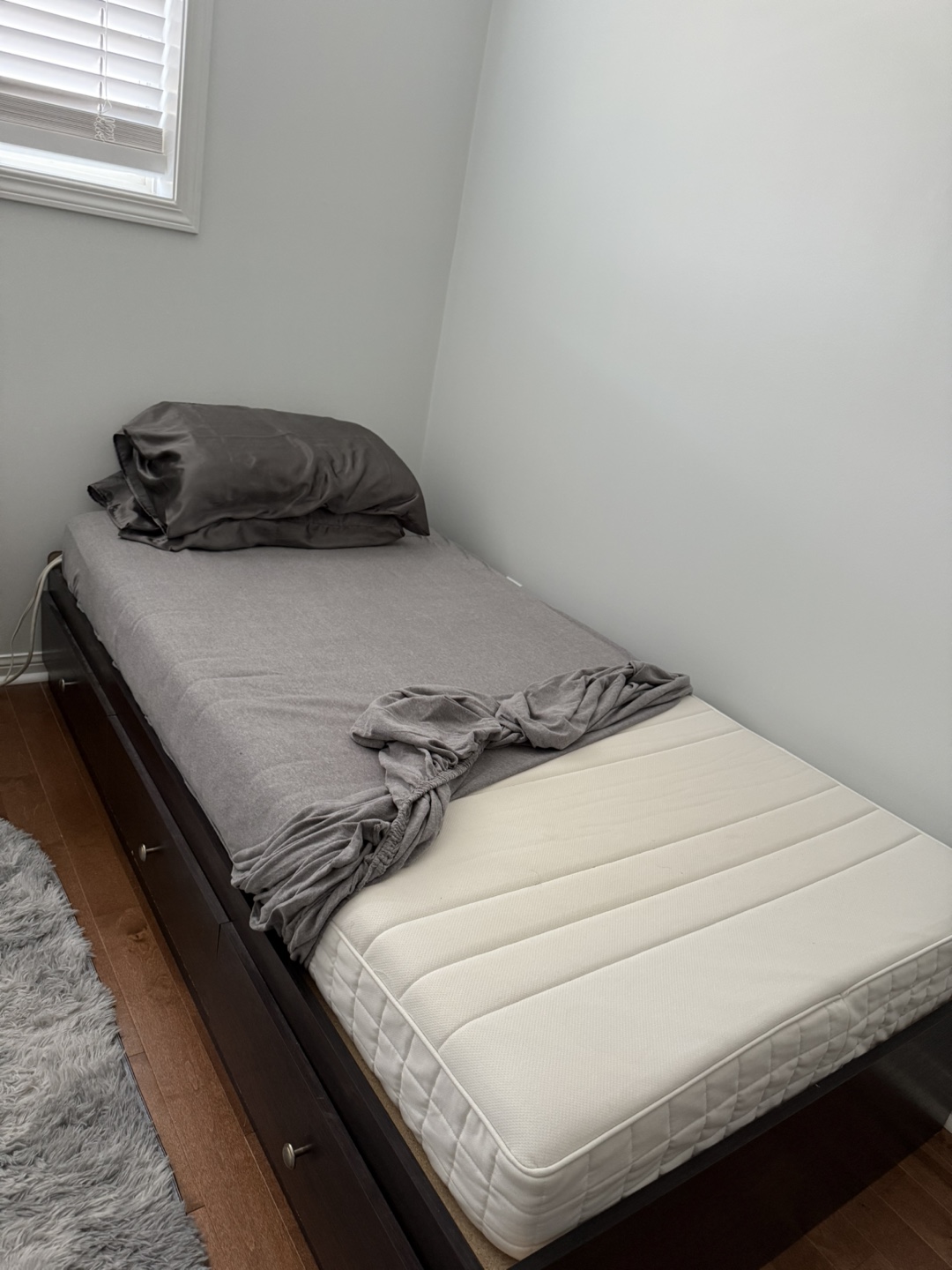 Twin Bed with Drawers