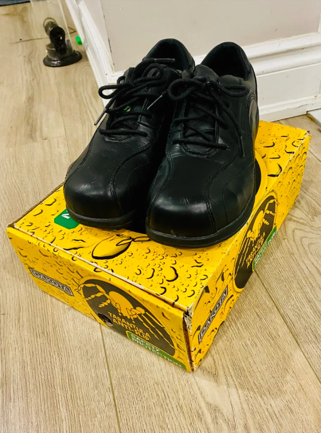 Dakota Tarantula Anti-Slip Shoe s - Women's thumbnail