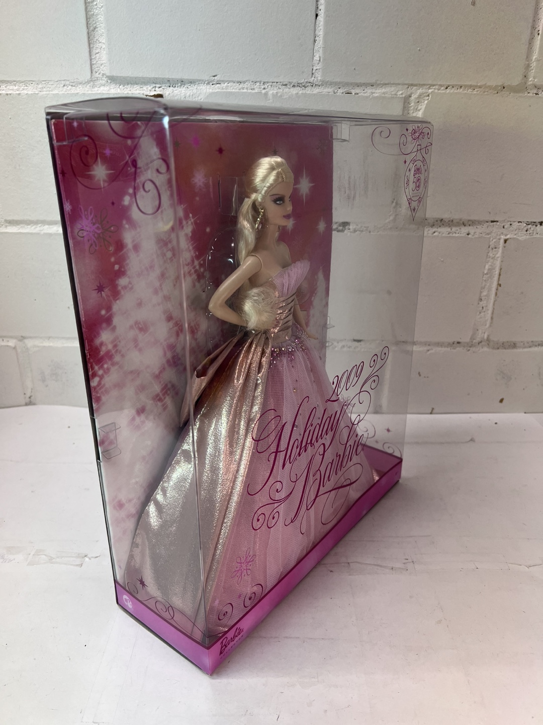 2009 Holiday Barbie Doll - photo 2