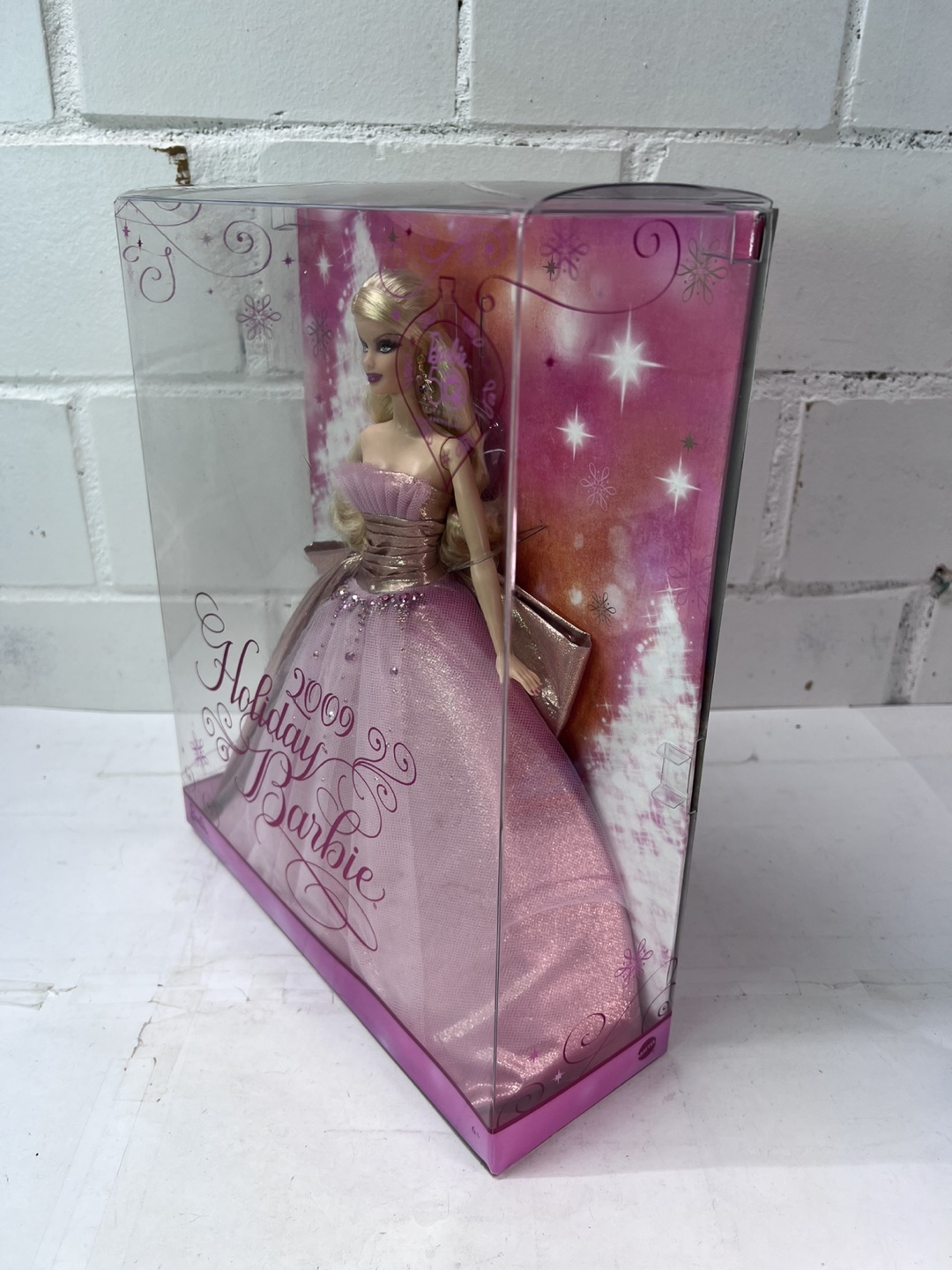 2009 Holiday Barbie Doll - photo 3