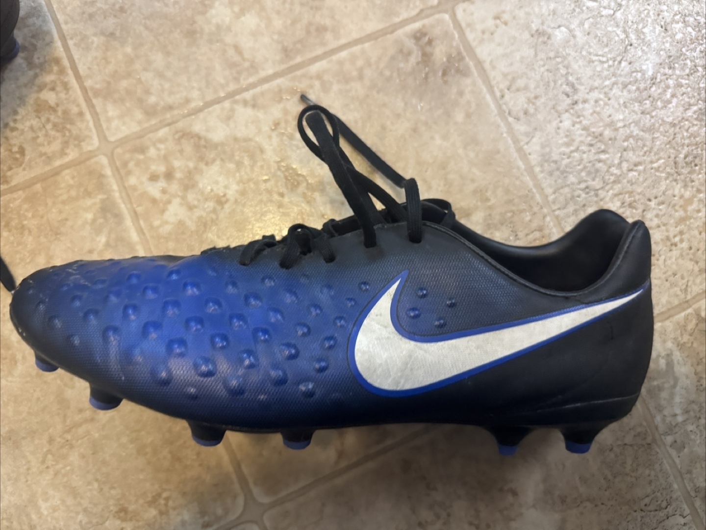 Nike Soccer Cleats - photo 2