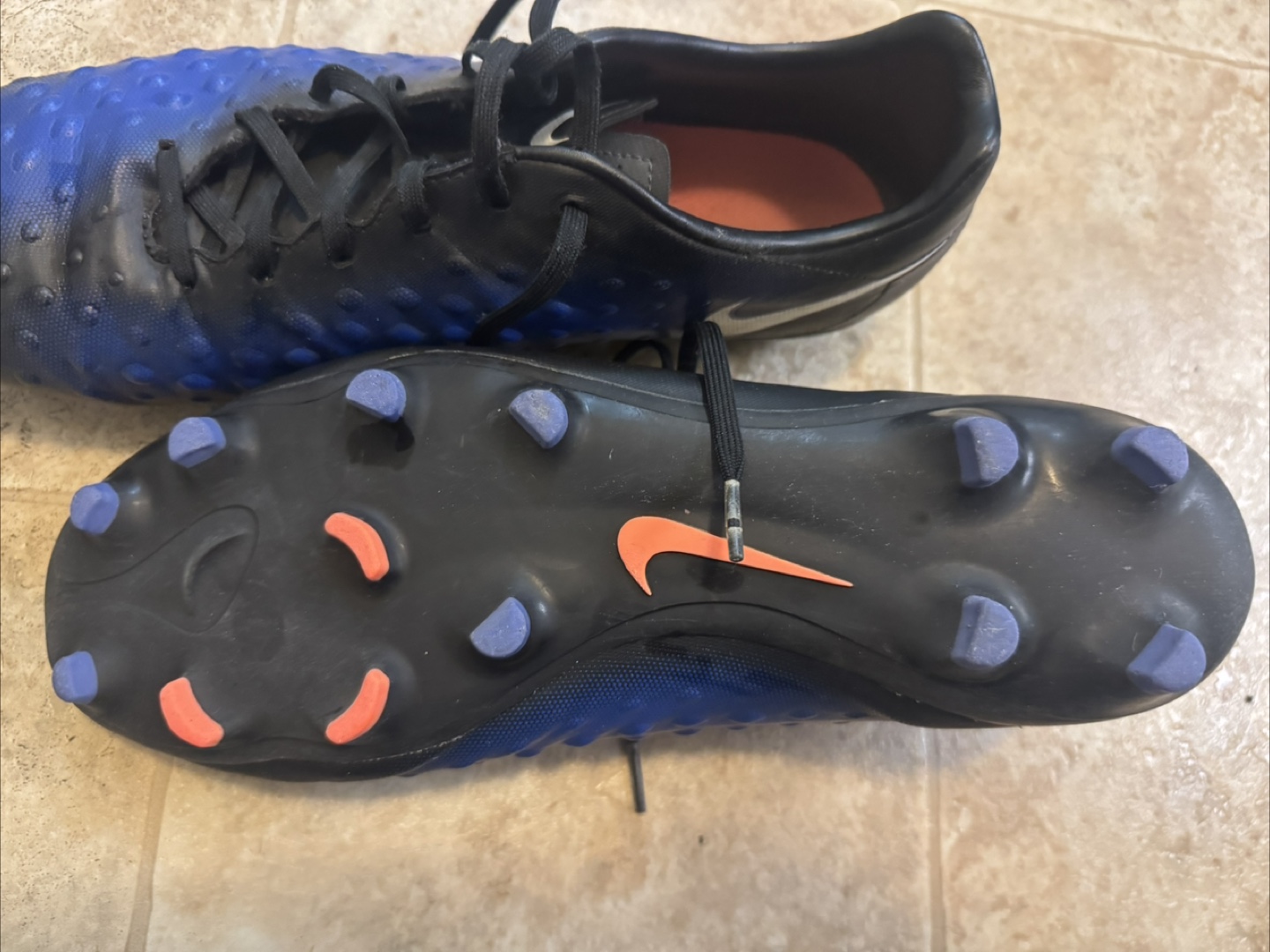 Nike Soccer Cleats - photo 3