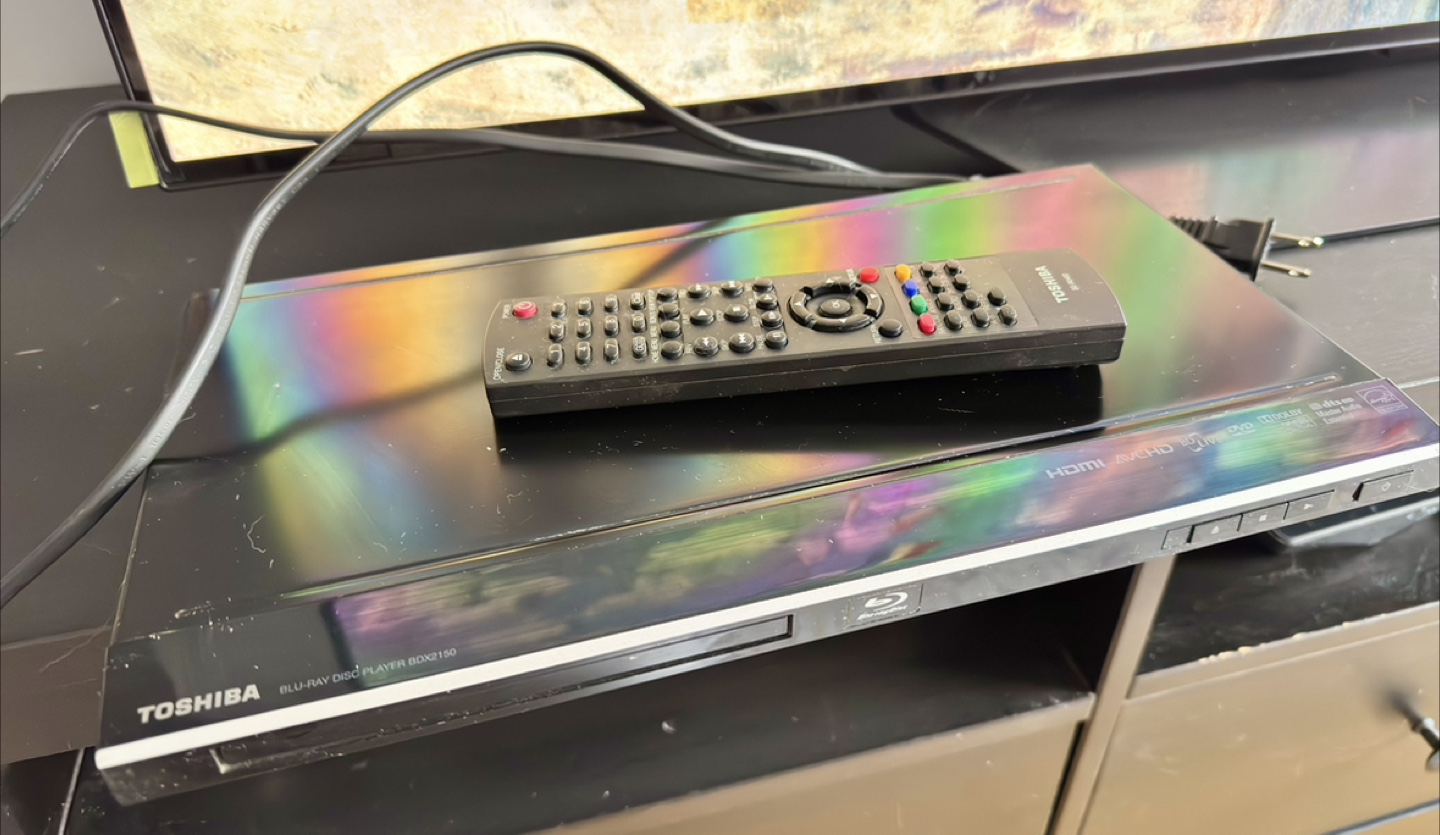 Toshiba Blu-Ray Player - photo 2